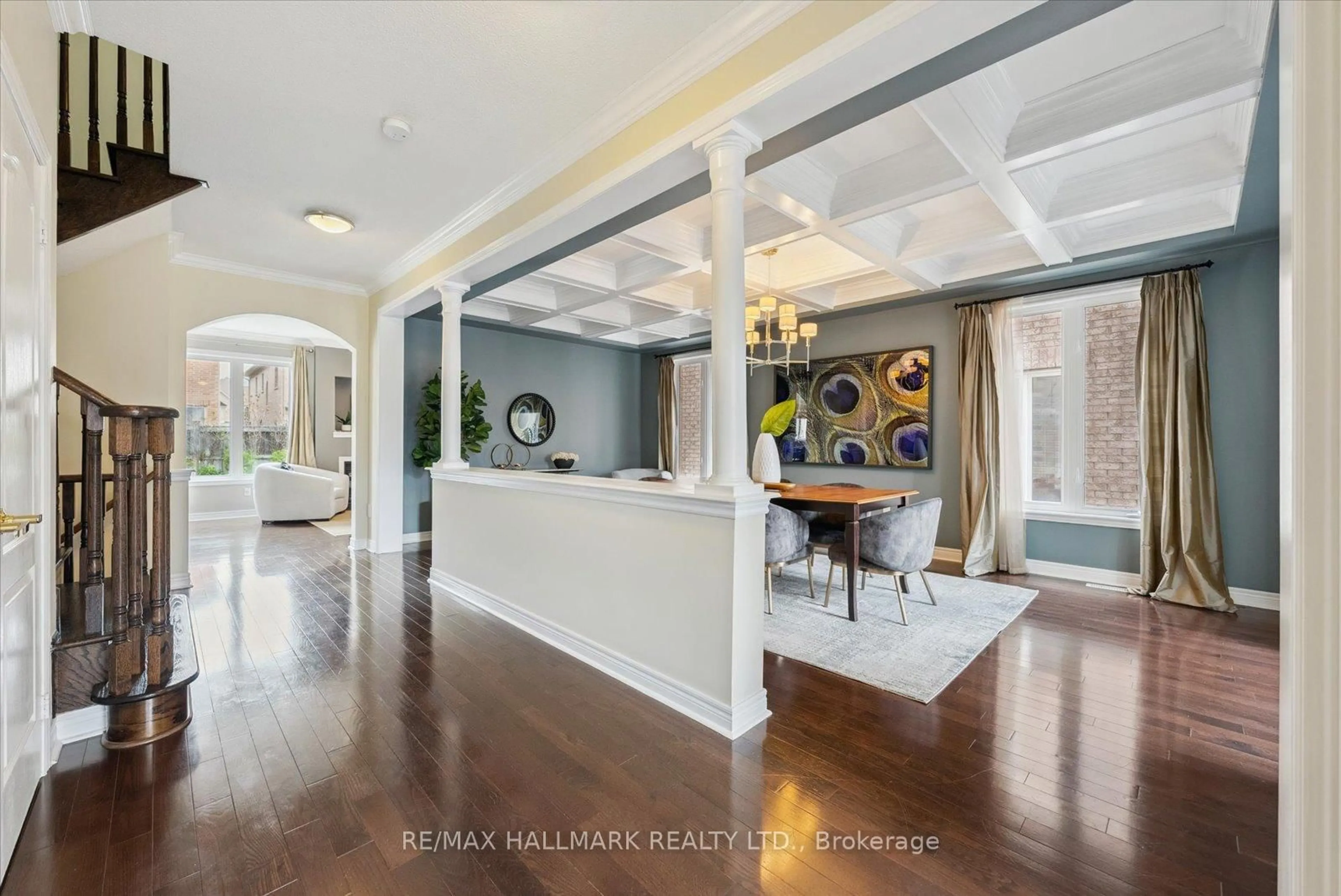 Indoor entryway for 37 Maplebank Cres, Whitchurch-Stouffville Ontario L4A 0R8