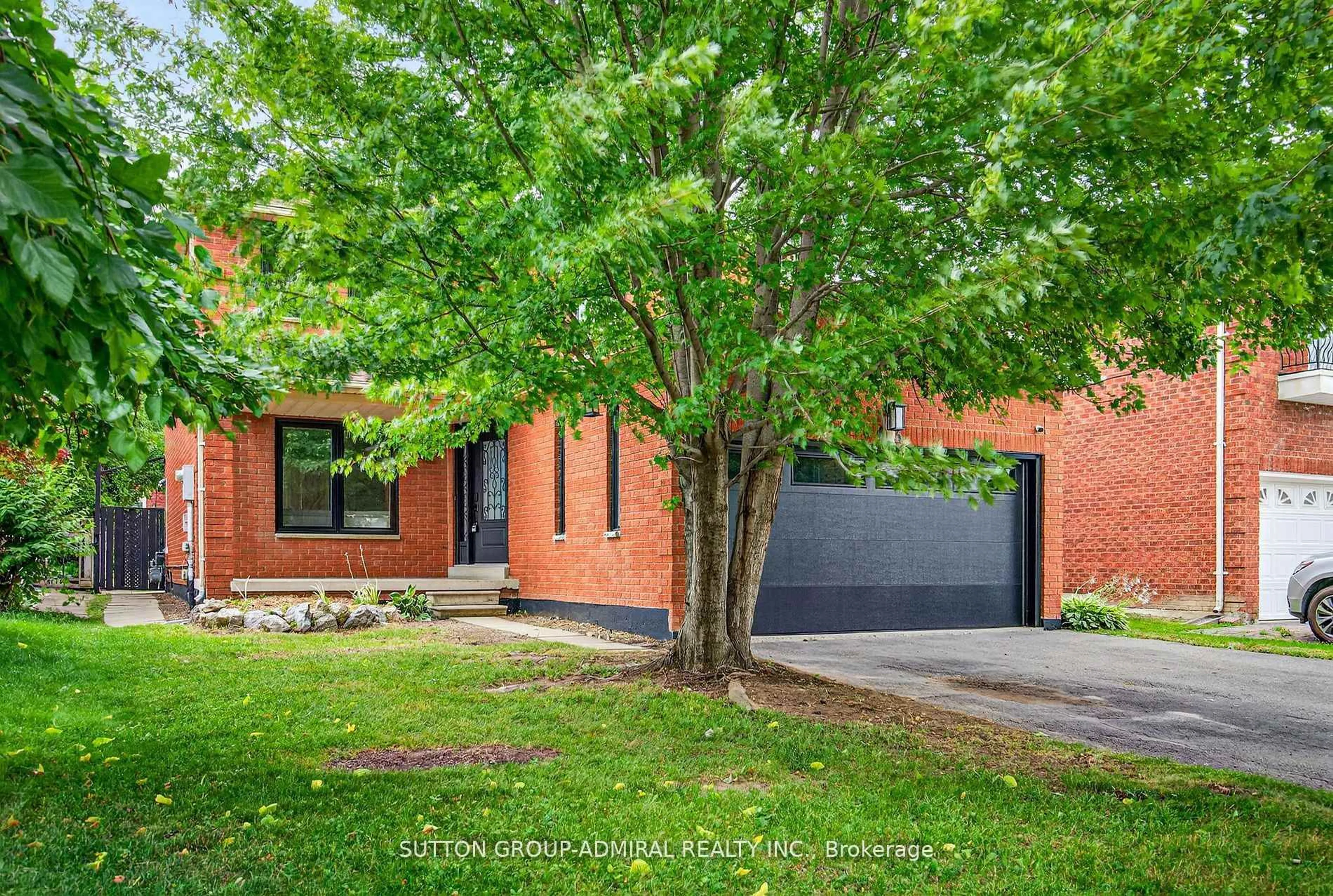 Home with brick exterior material, street for 43 Keremeos Cres, Richmond Hill Ontario L4C 9R9