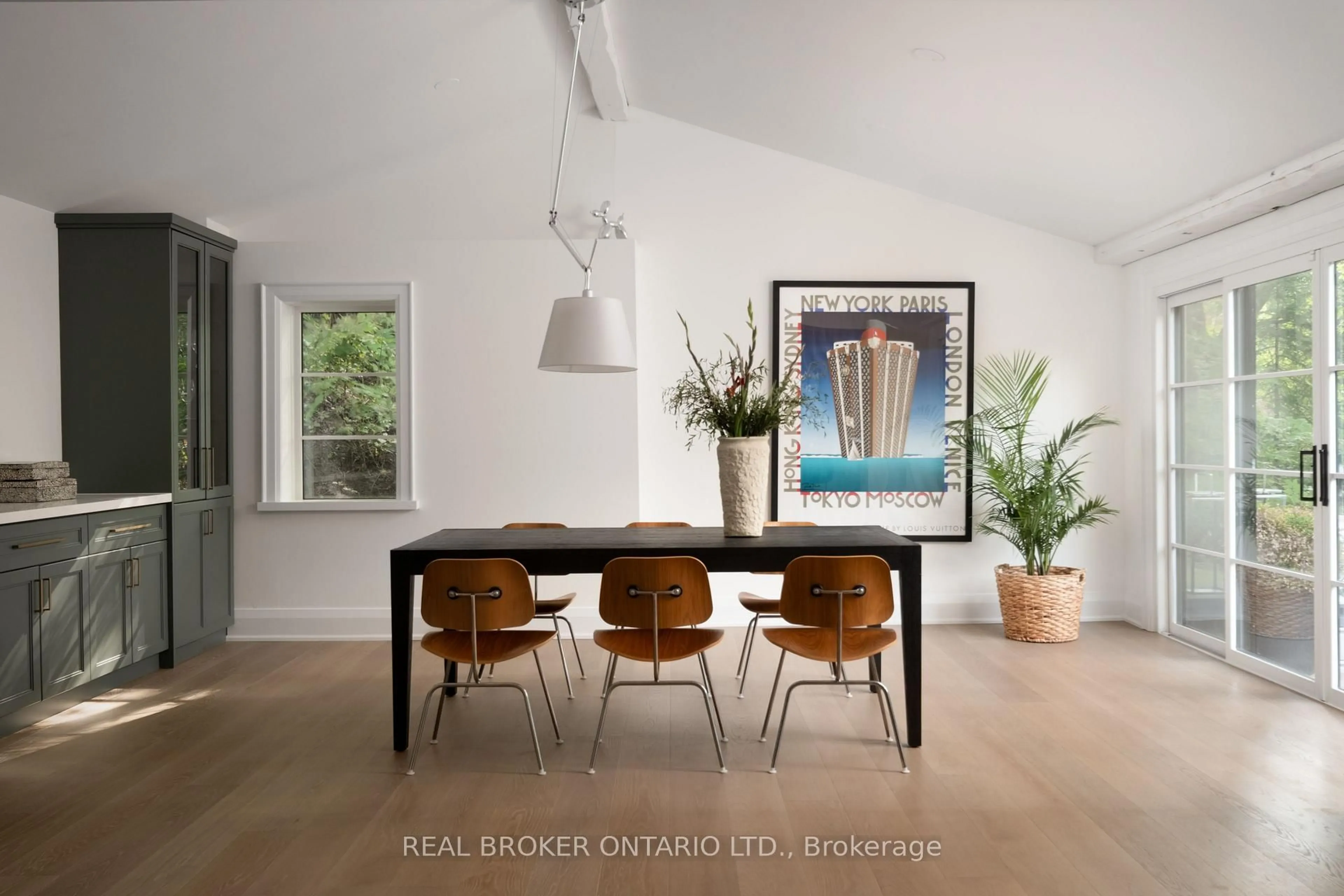 Dining room, wood/laminate floor for 20 Laskay Lane, King Ontario L7B 1K4
