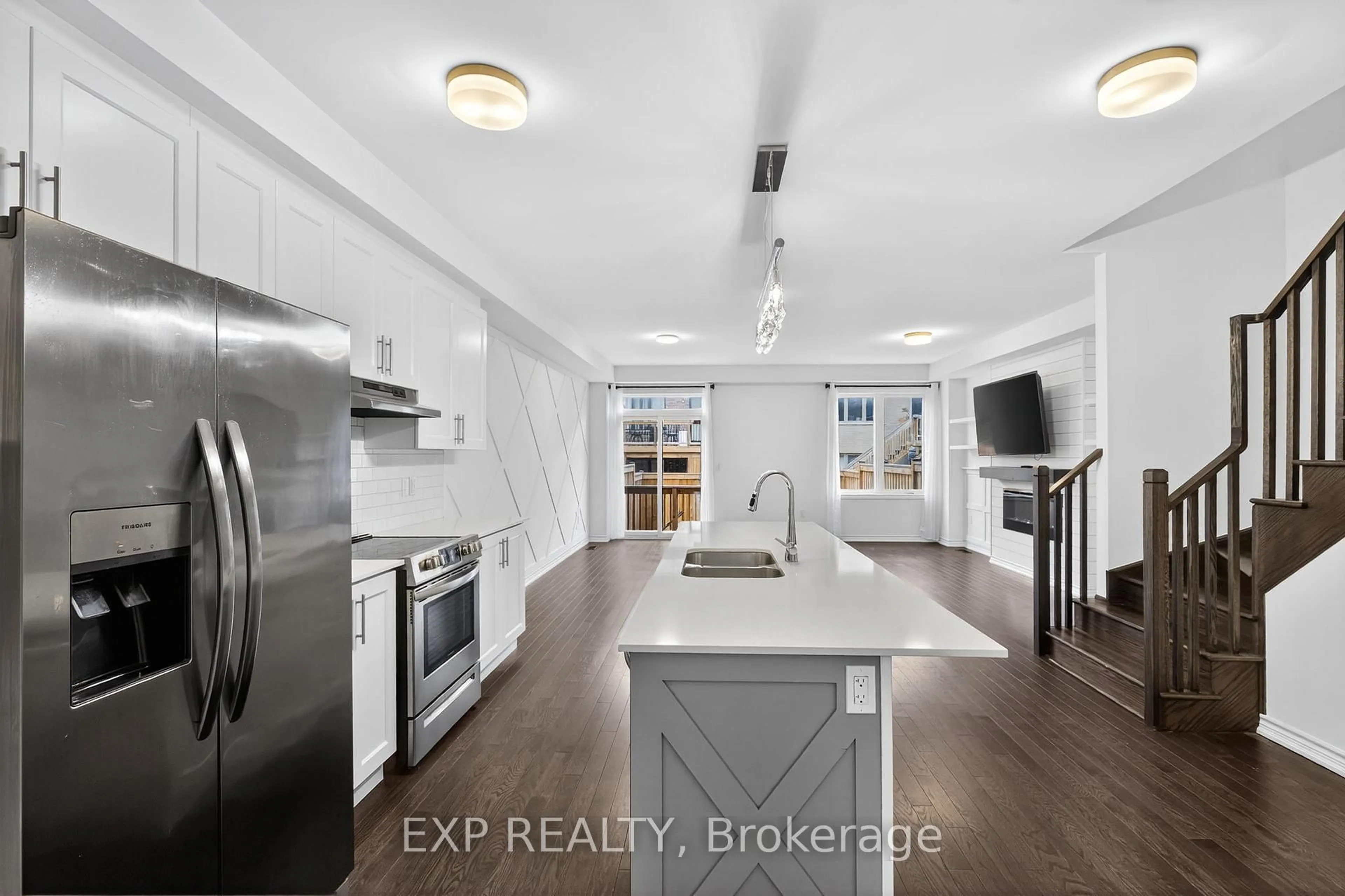 Open concept kitchen, ceramic/tile floor for 1467 Blackmore St, Innisfil Ontario L9S 0P1