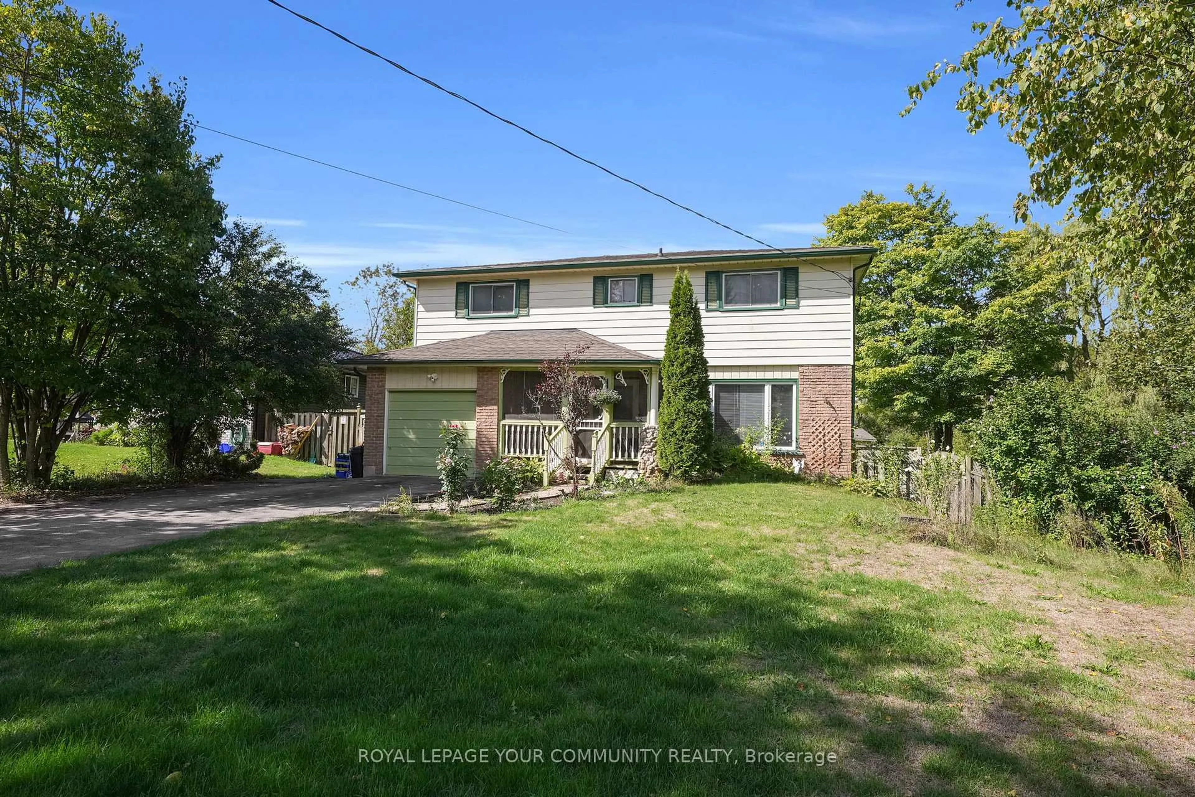 A pic from outside/outdoor area/front of a property/back of a property/a pic from drone, street for 44 Beaverdale Cres, Georgina Ontario L0E 1N0