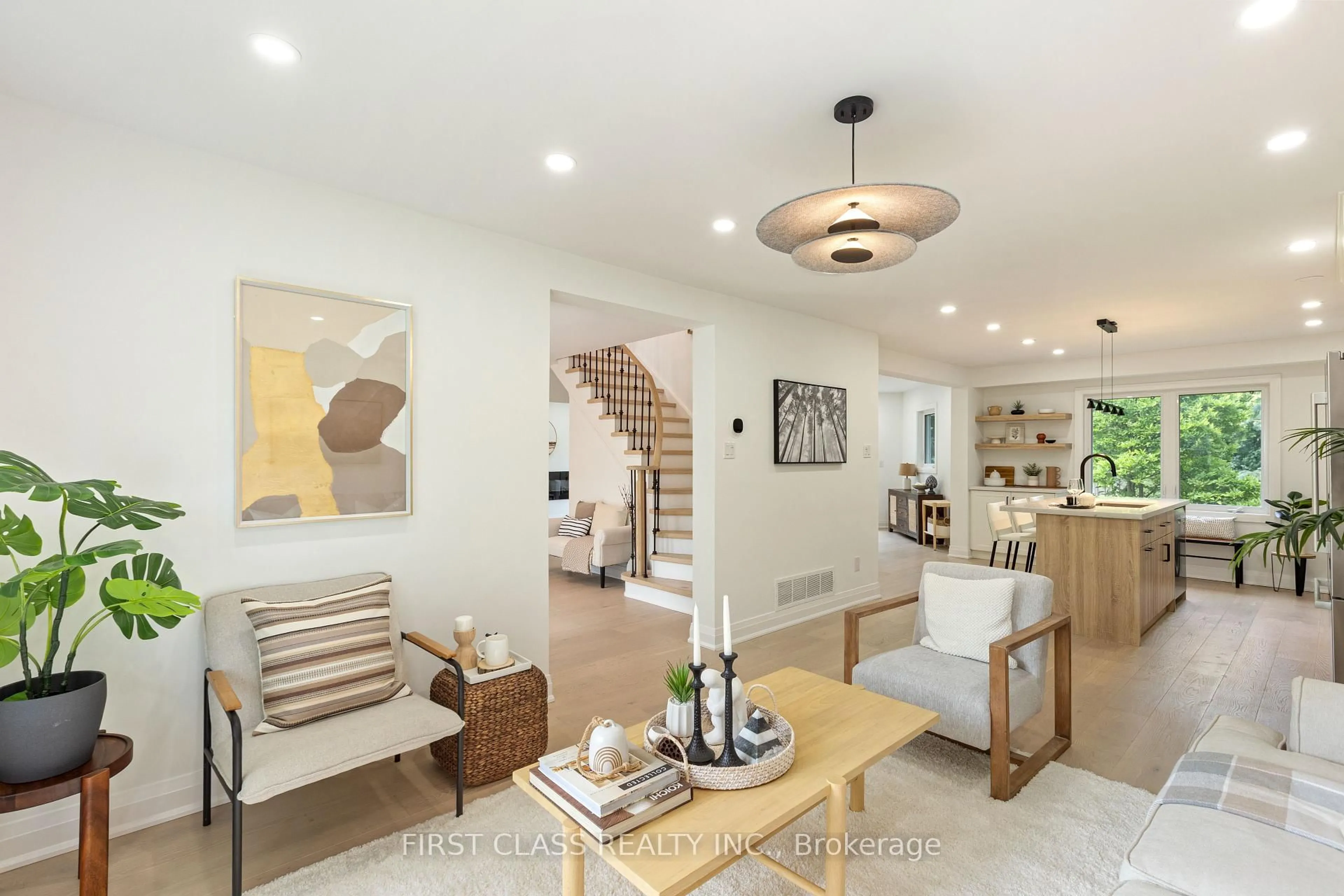 Unknown for 679 Village Pkwy, Markham Ontario L3R 2Y4