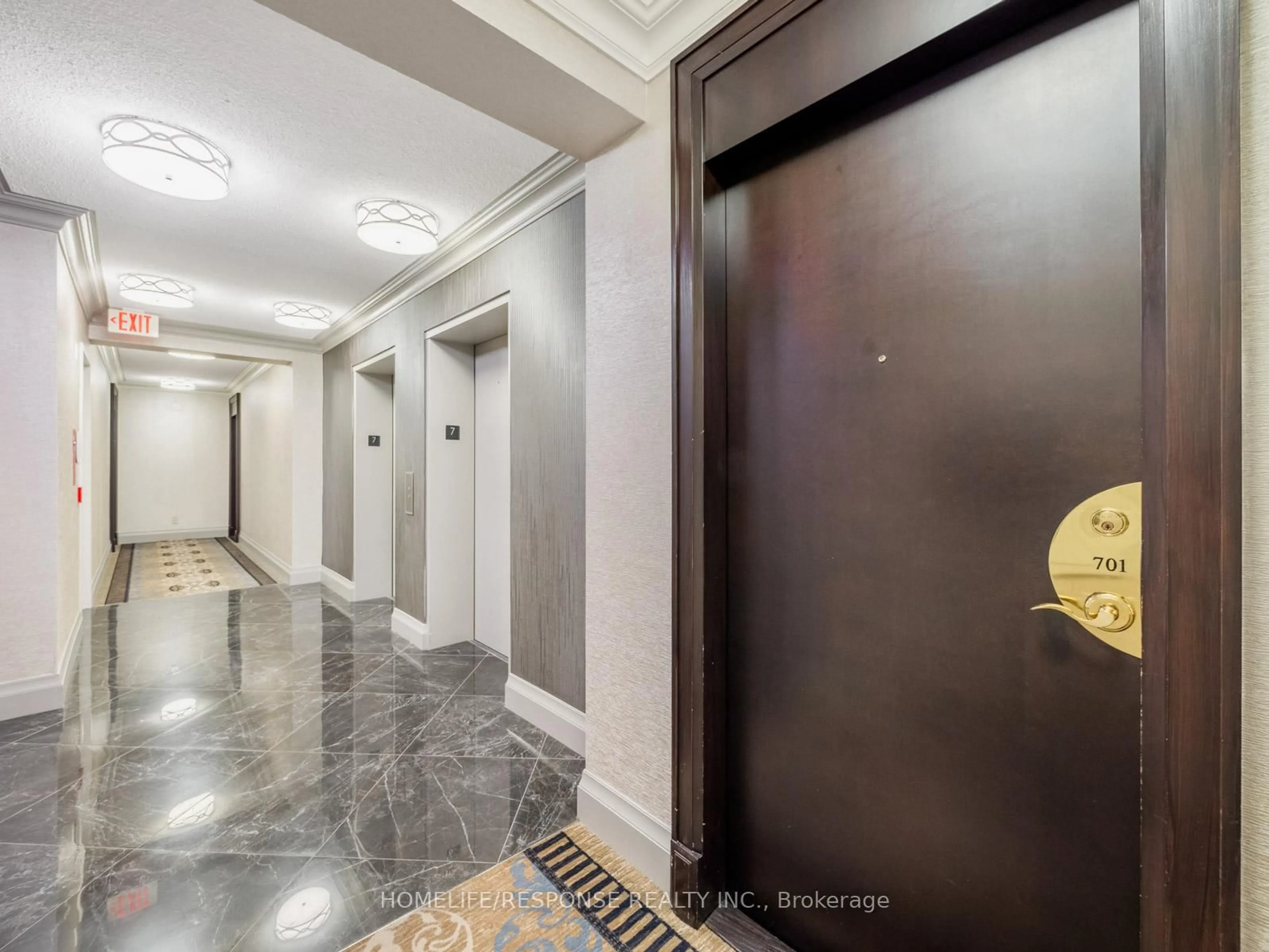 Indoor foyer for 88 Promenade Circ #701, Vaughan Ontario L4J 9A4