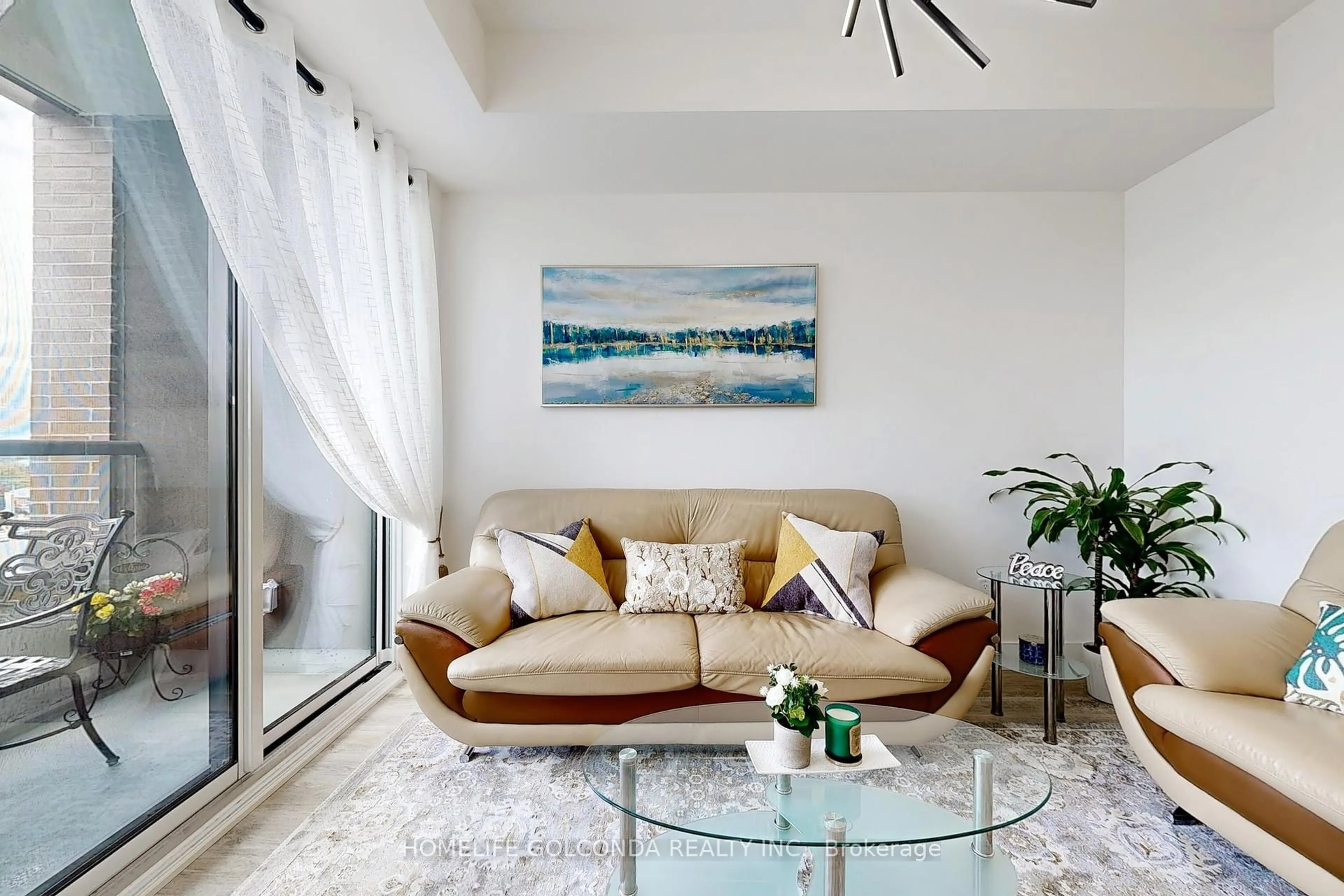 Living room with furniture, unknown for 185 Deerfield Rd #312, Newmarket Ontario L3Y 0G7