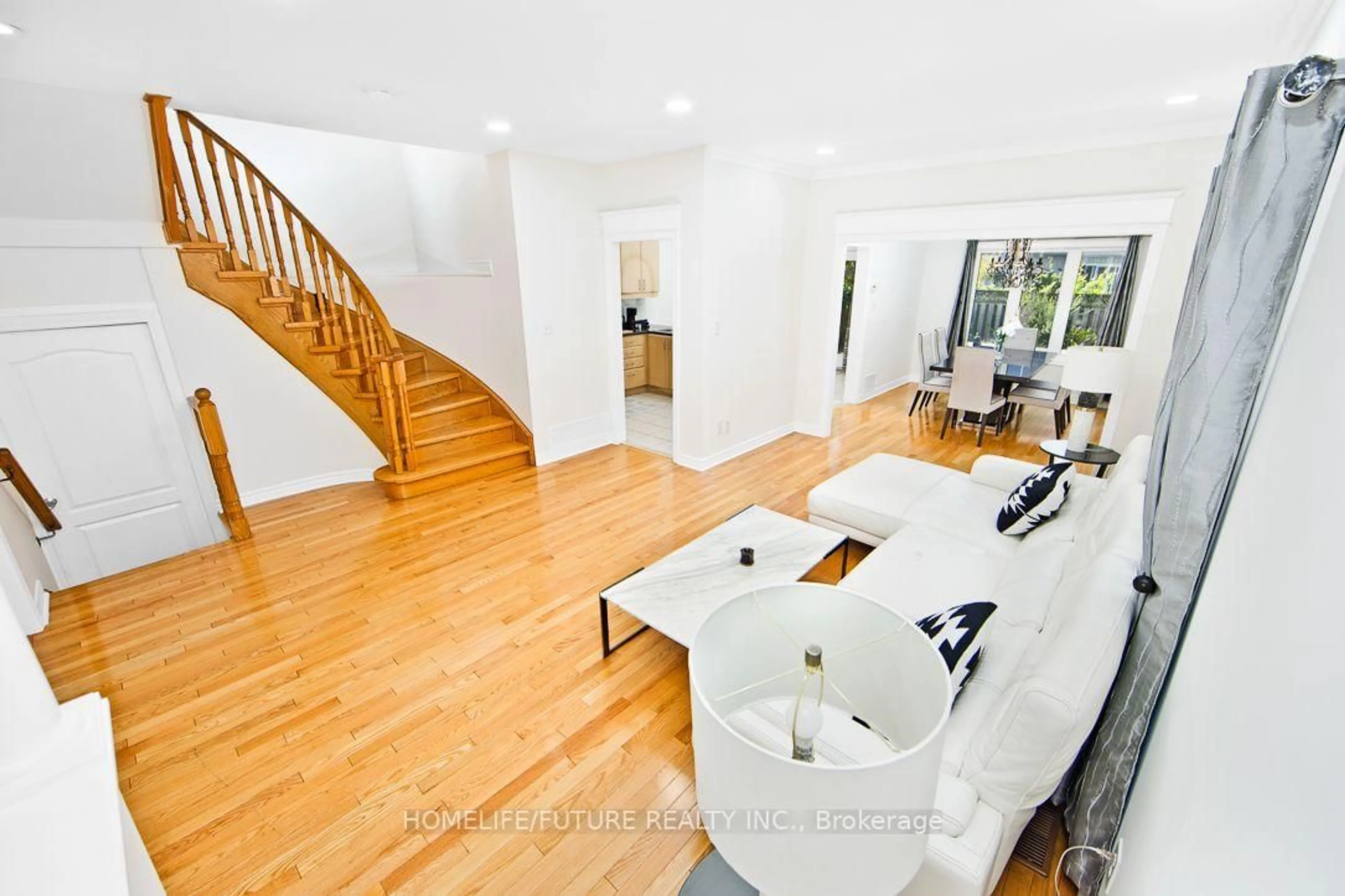 Unknown for 294 Mcbride Cres, Newmarket Ontario L3X 2W3