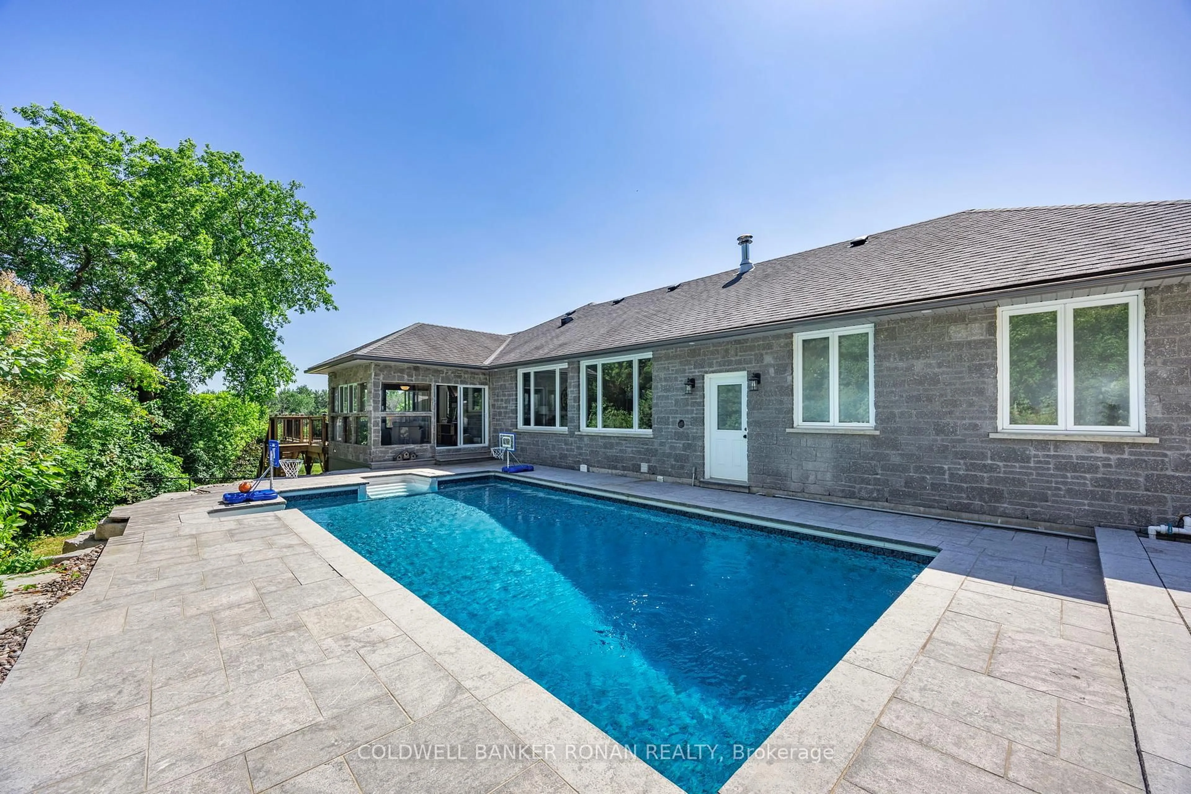 Pool for 7765 5  Sideroad, Adjala-Tosorontio Ontario L9R 1V3