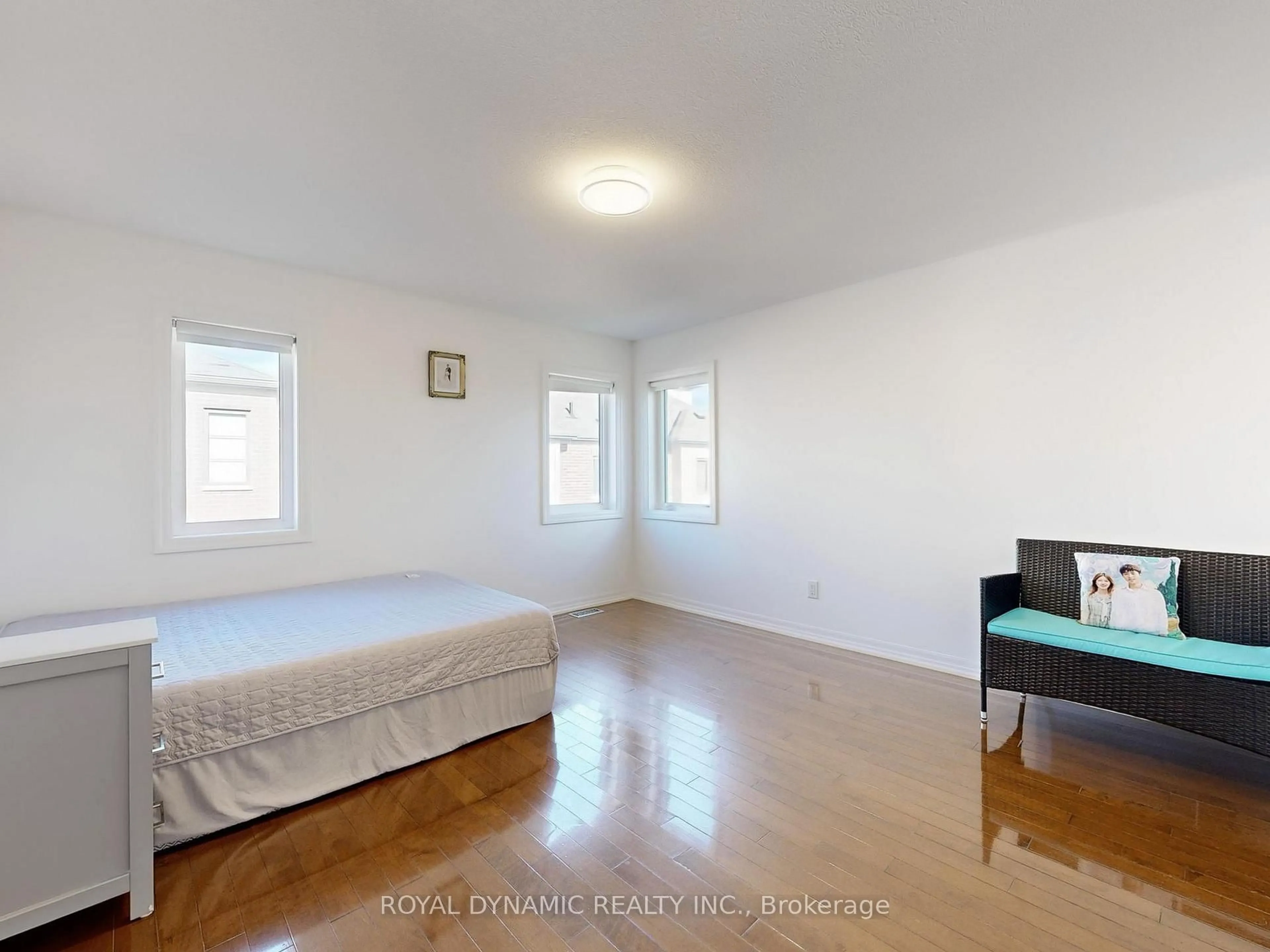 A pic of a room for 59 Tango Cres, Newmarket Ontario L3X 0K4