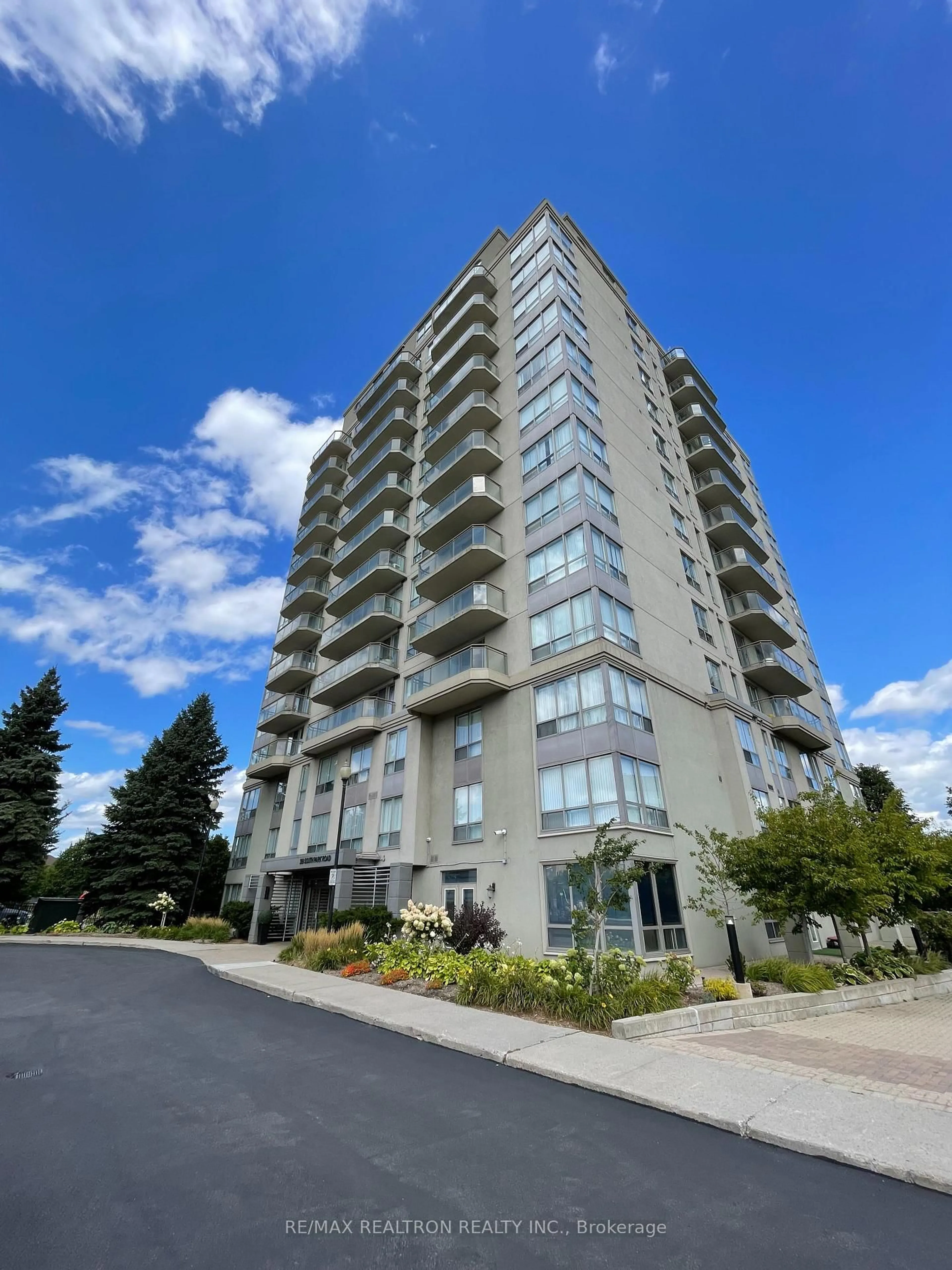 A pic from outside/outdoor area/front of a property/back of a property/a pic from drone, building for 399 South Park Rd #1503, Markham Ontario L3T 7W6