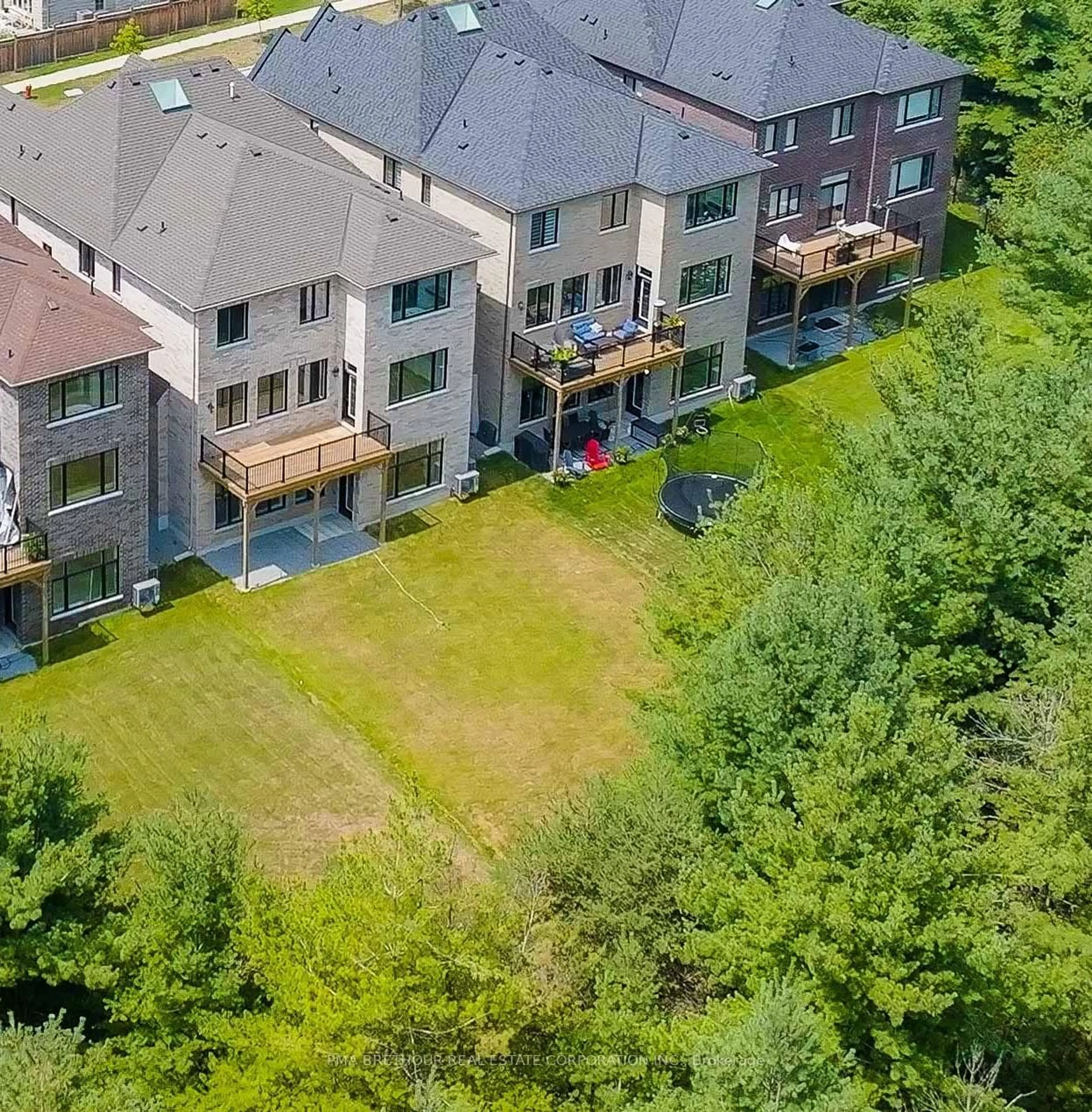A pic from outside/outdoor area/front of a property/back of a property/a pic from drone, mountain view for 43 Bush Ridge Ave, Richmond Hill Ontario L4E 0P1