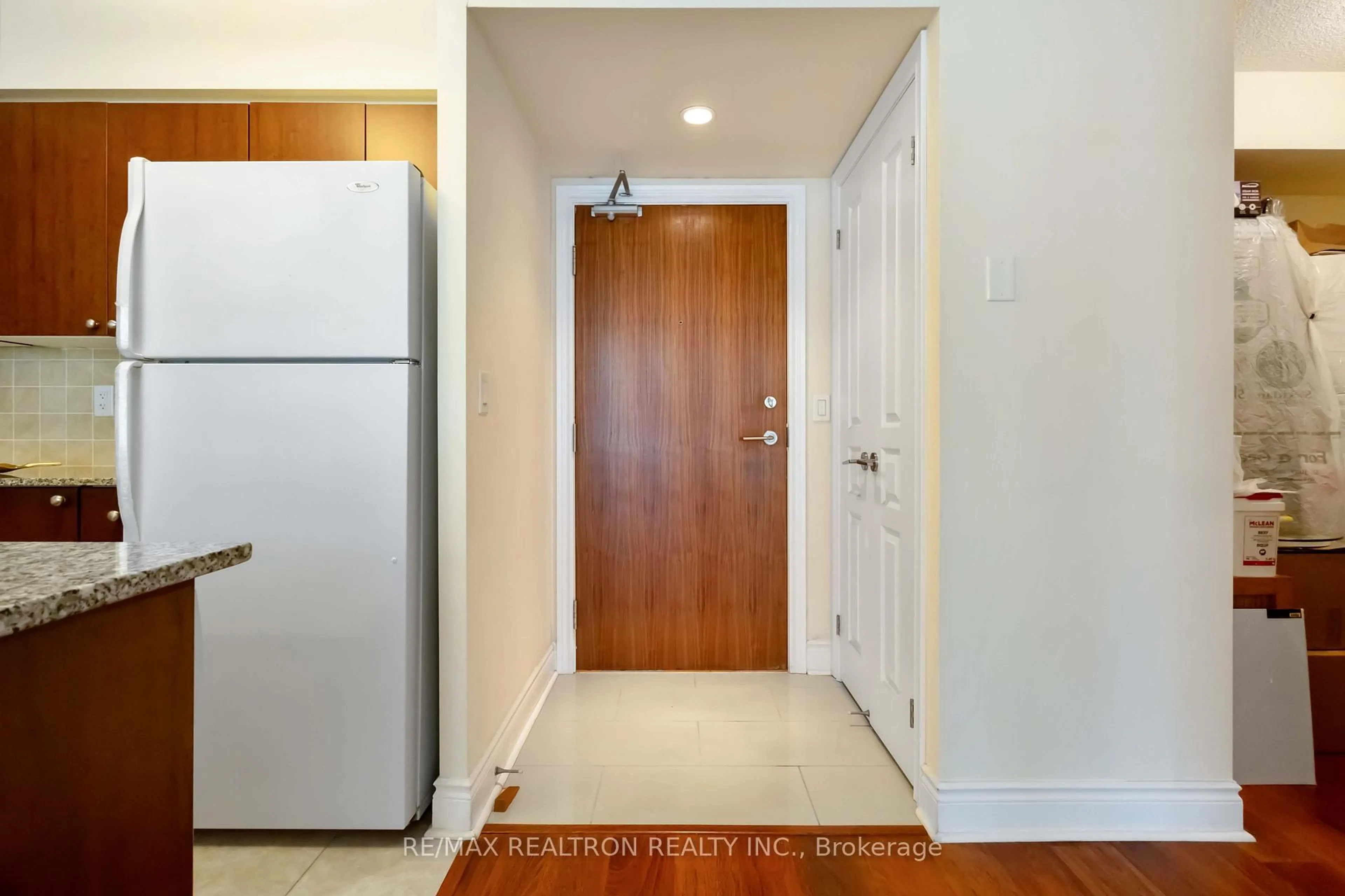 Indoor entryway for 30 Clegg Rd #508, Markham Ontario L6G 0B4