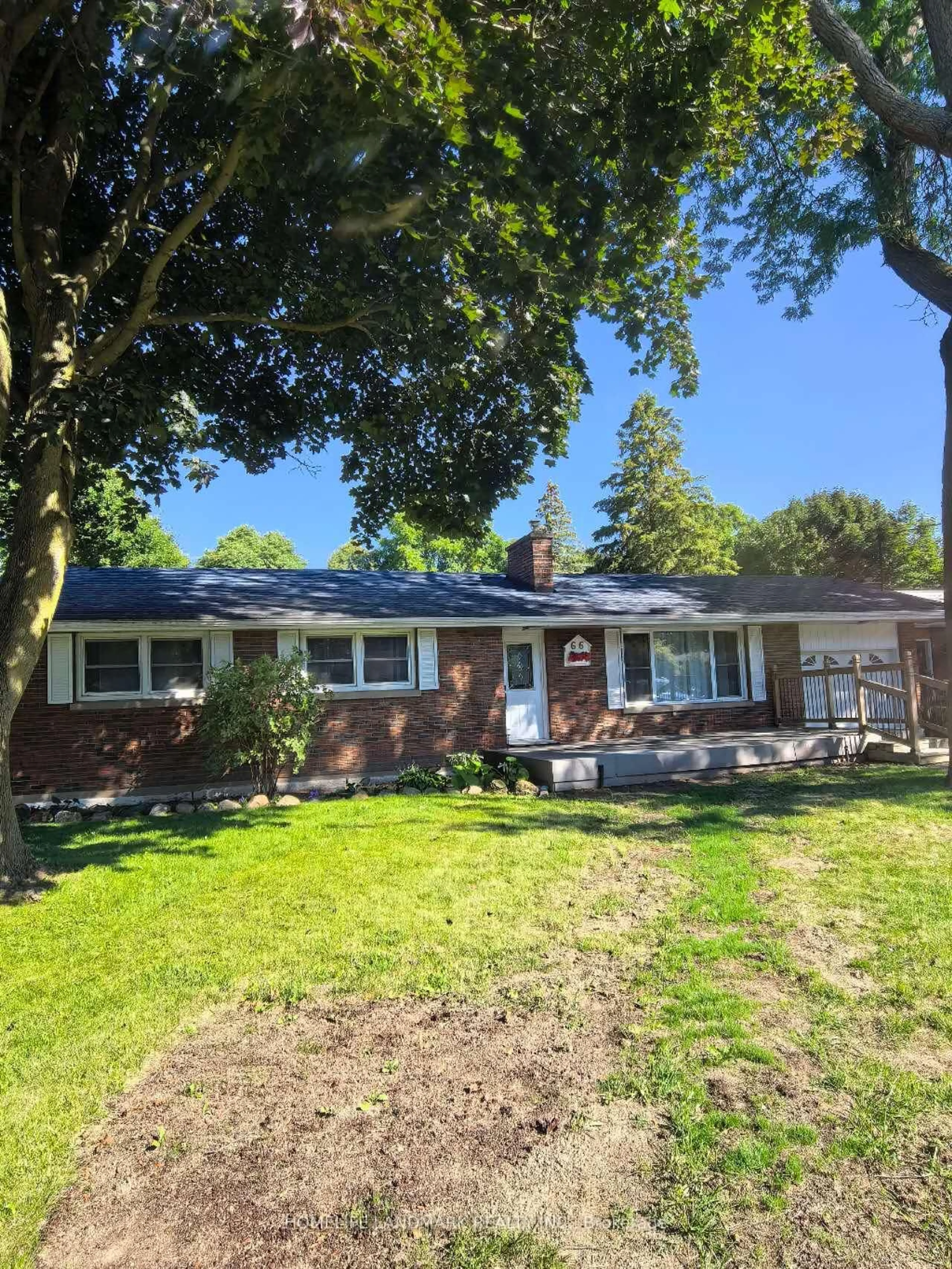 Home with vinyl exterior material, street for 66 May Ave May Ave, East Gwillimbury Ontario L0G 1V0