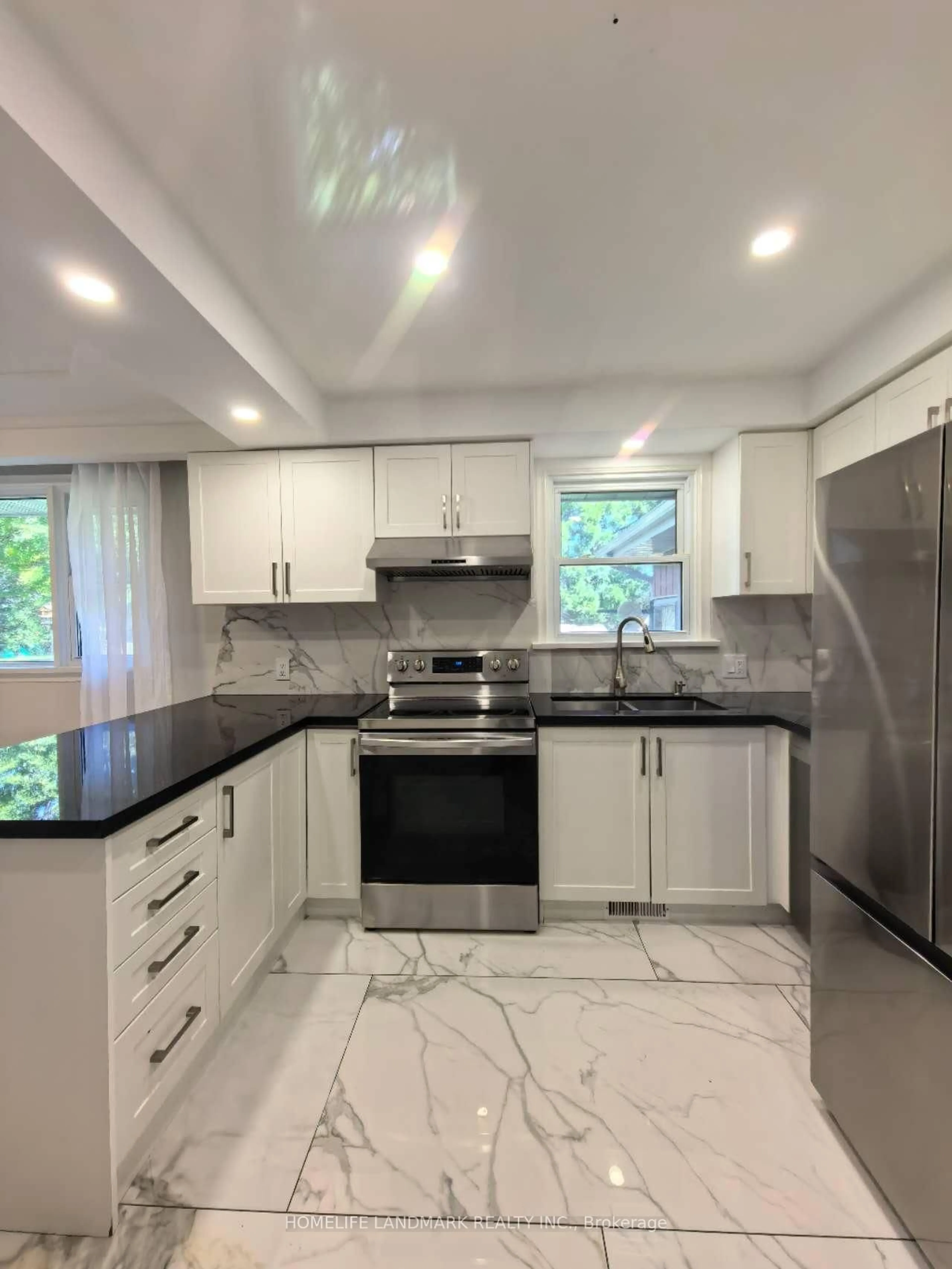 Open concept kitchen, ceramic/tile floor for 66 May Ave May Ave, East Gwillimbury Ontario L0G 1V0