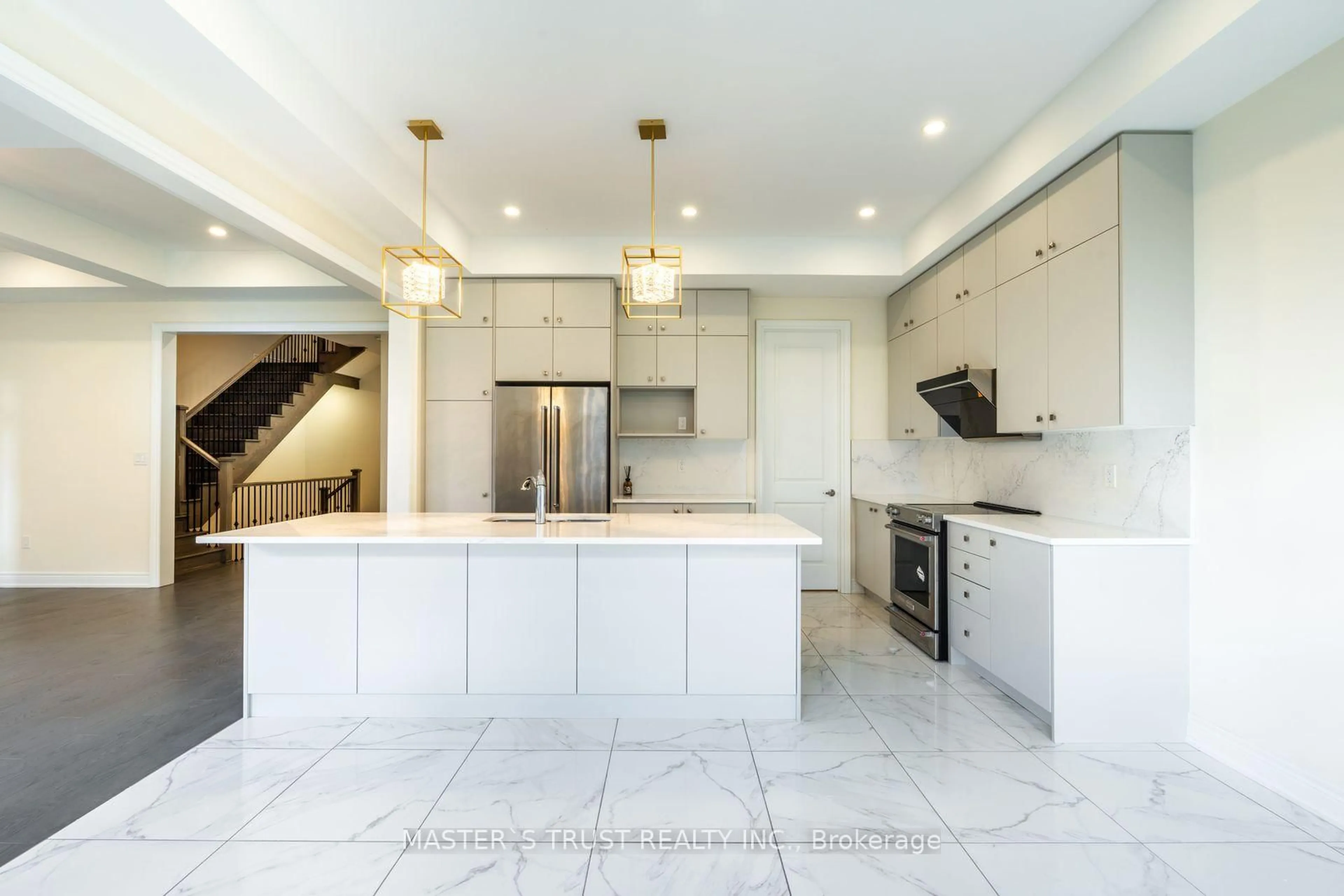 Open concept kitchen, ceramic/tile floor for 7 Fauchard St, Richmond Hill Ontario L4E 1J6