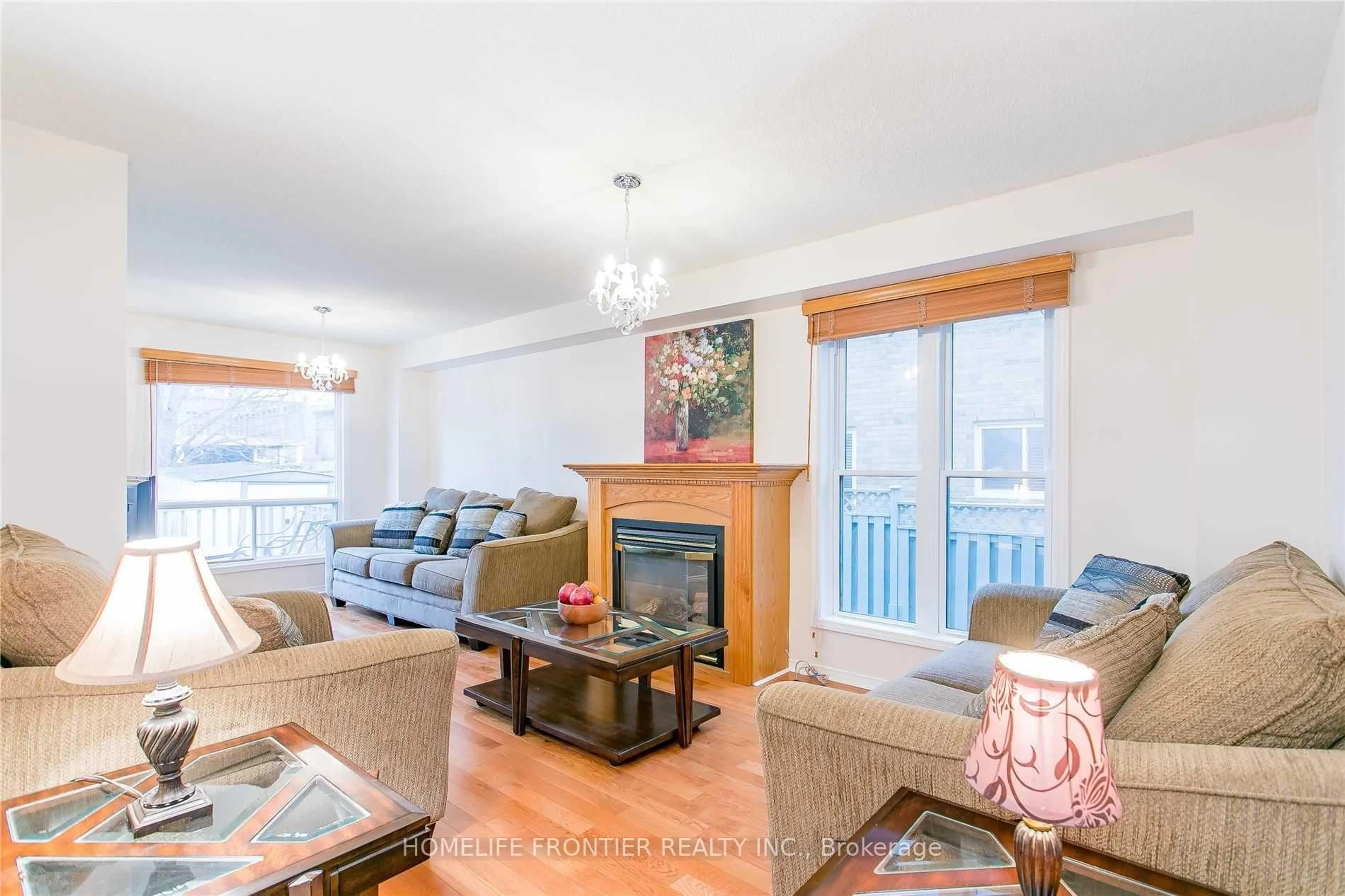 Living room with furniture, unknown for 479 Blackstock Rd, Newmarket Ontario L3Y 8H6