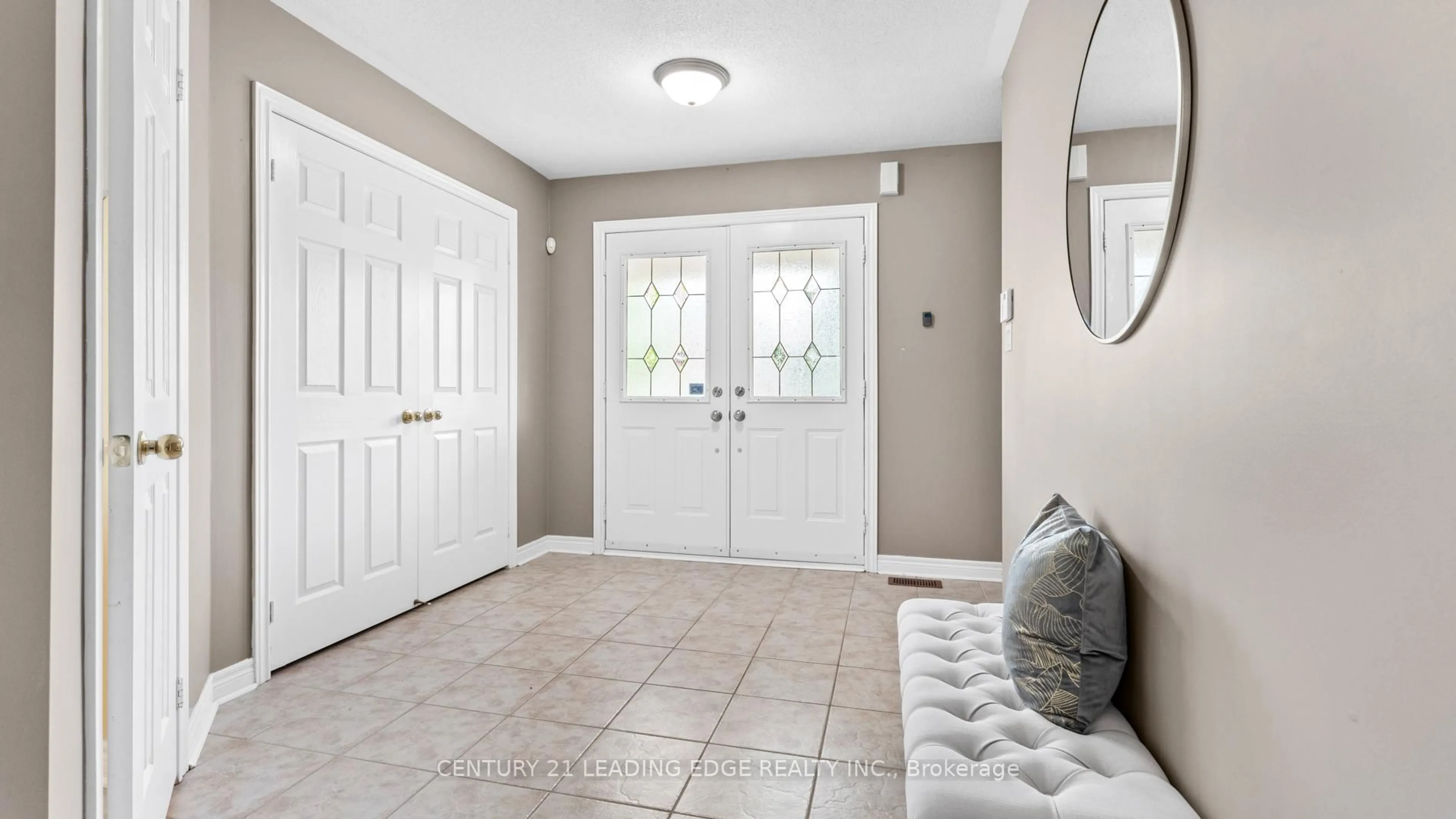 Indoor entryway for 38 William Grant Rd, Markham Ontario L6E 1W3