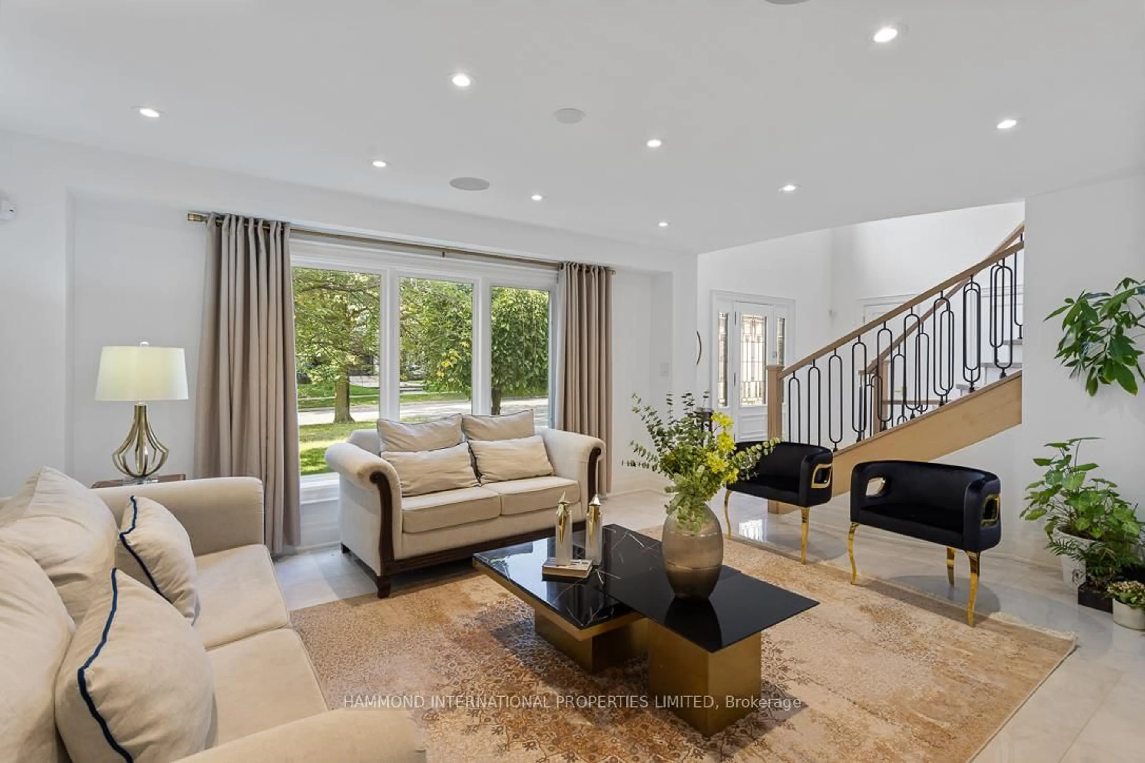 Living room with furniture, unknown for 108 Winchester Lane, Richmond Hill Ontario L4C 6Y7