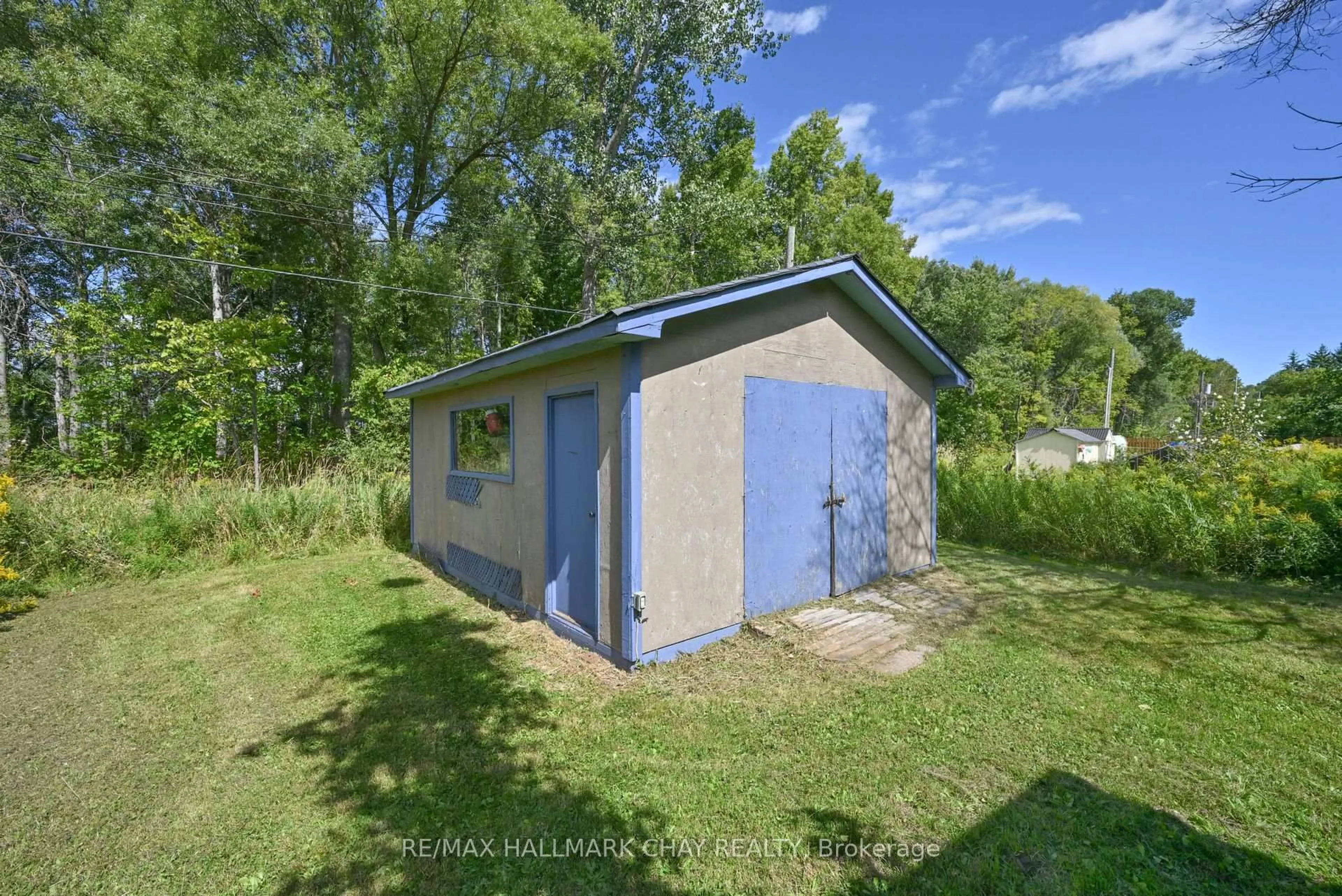 Shed for 32 Shamrock Cres, Essa Ontario L3W 0A5