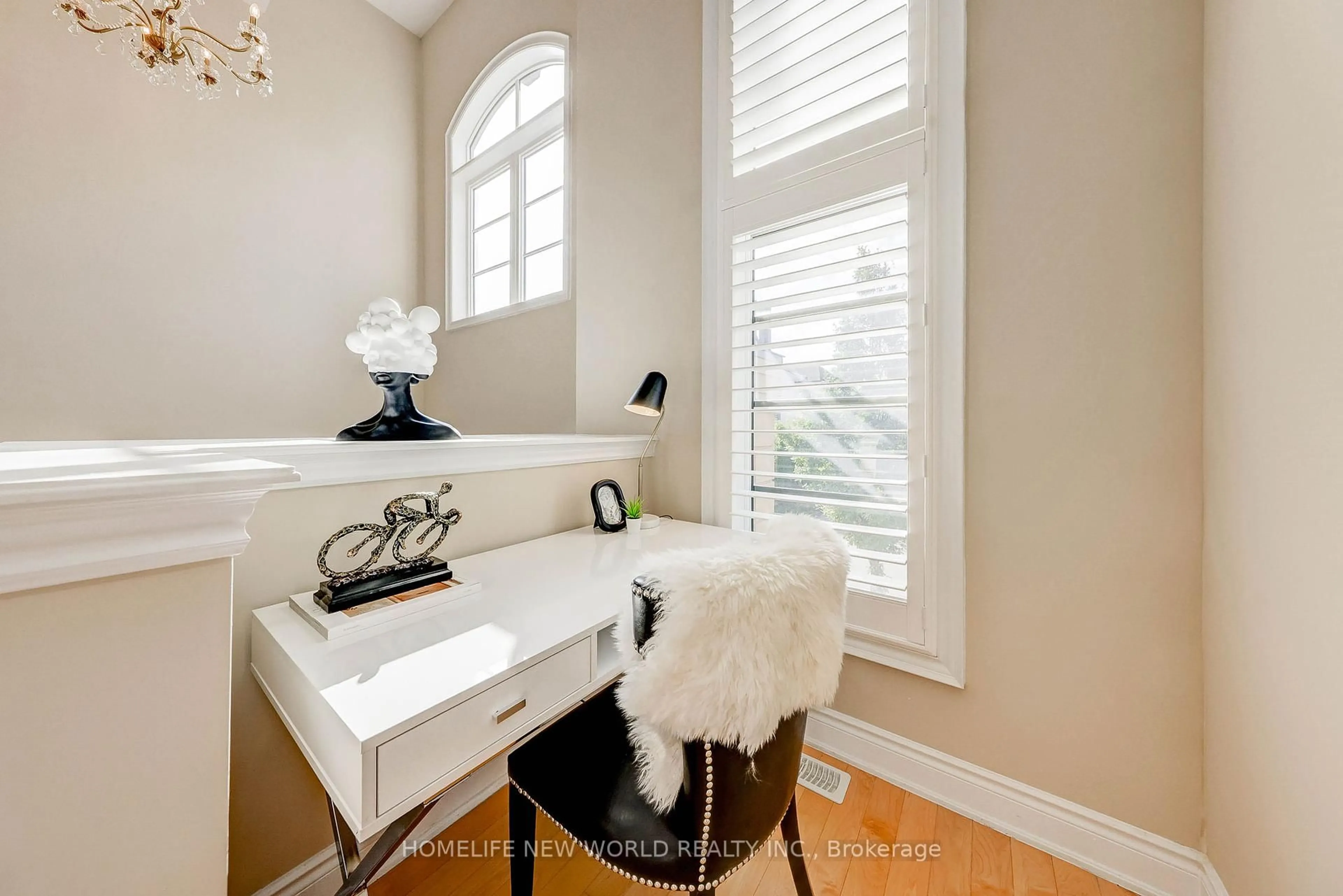 Contemporary bathroom, unknown for 16 Randolph Dr, Vaughan Ontario L6A 0W1