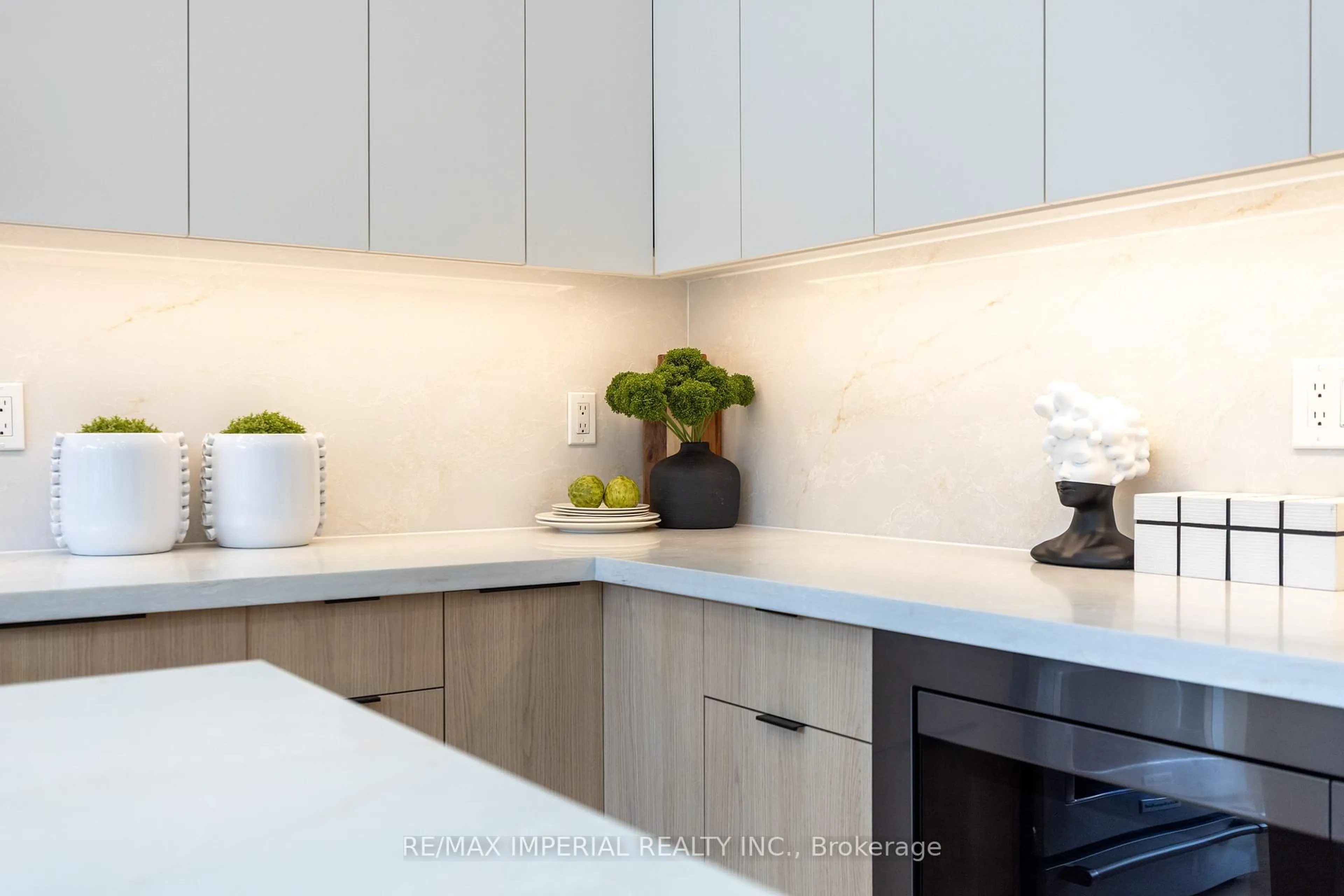Contemporary kitchen, ceramic/tile floor for 59 Amparo Dr, Vaughan Ontario L4H 2L7