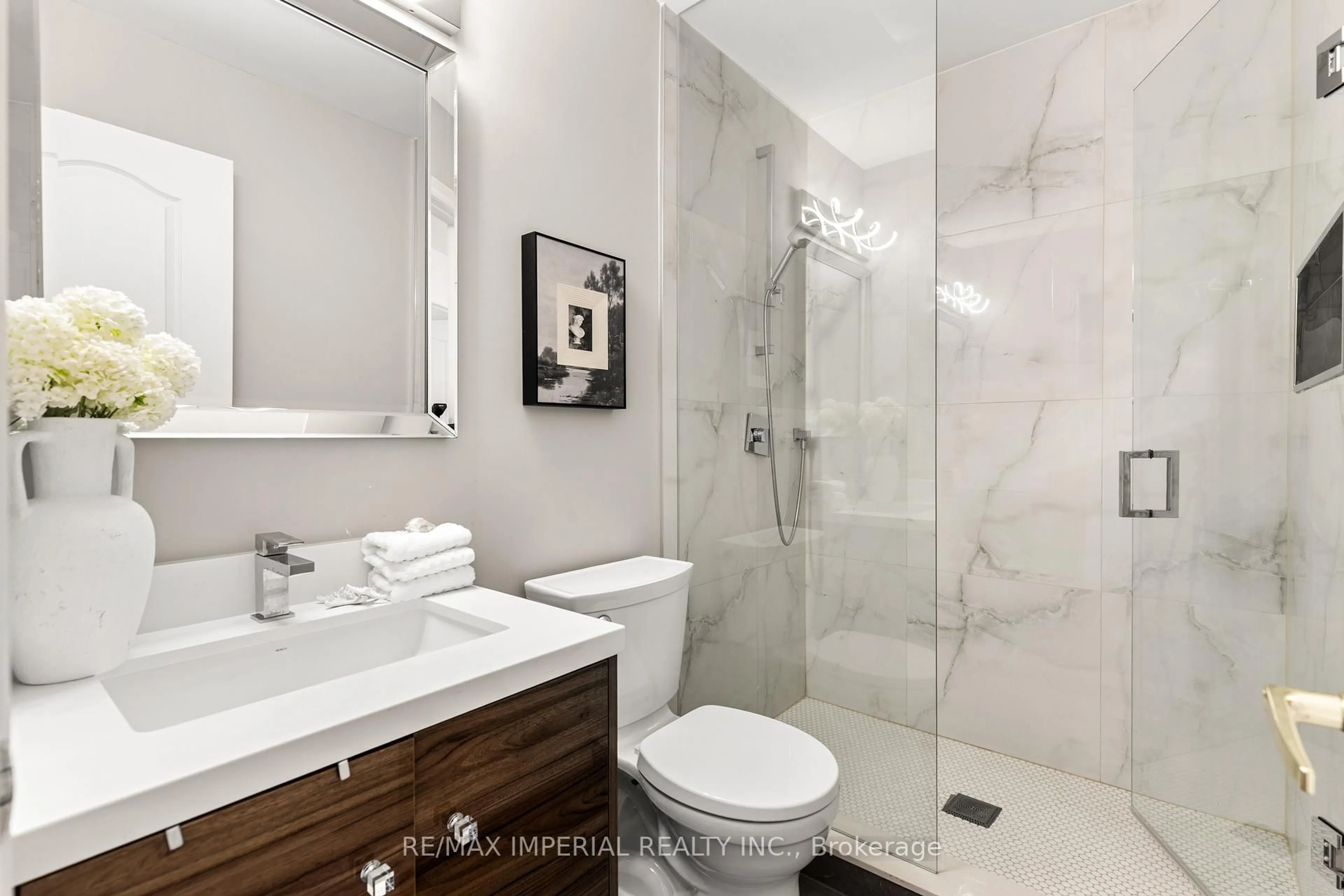 Contemporary bathroom, ceramic/tile floor for 59 Amparo Dr, Vaughan Ontario L4H 2L7