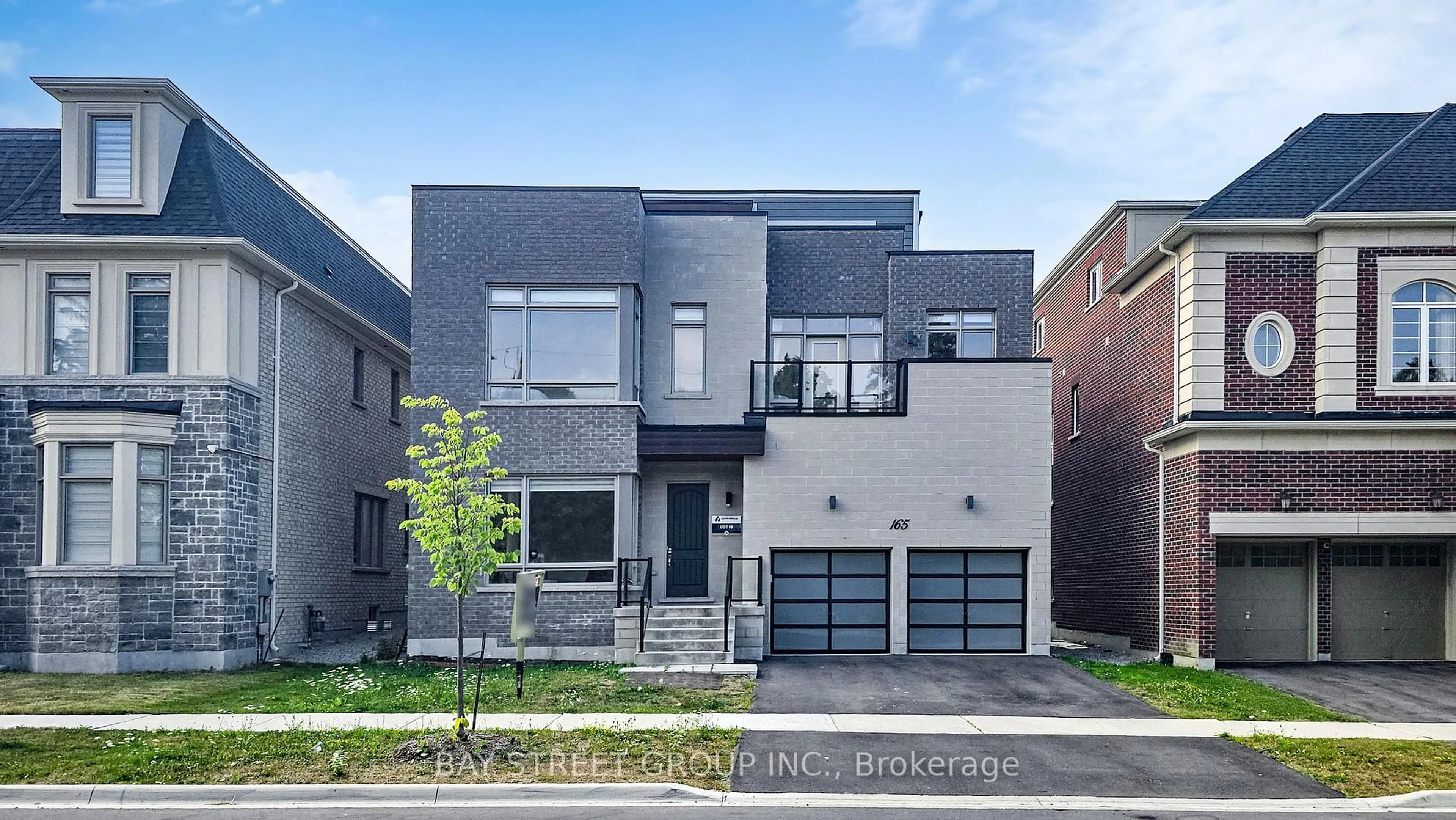 Home with brick exterior material, street for 165 Hillsview Dr, Richmond Hill Ontario L4C 8R3