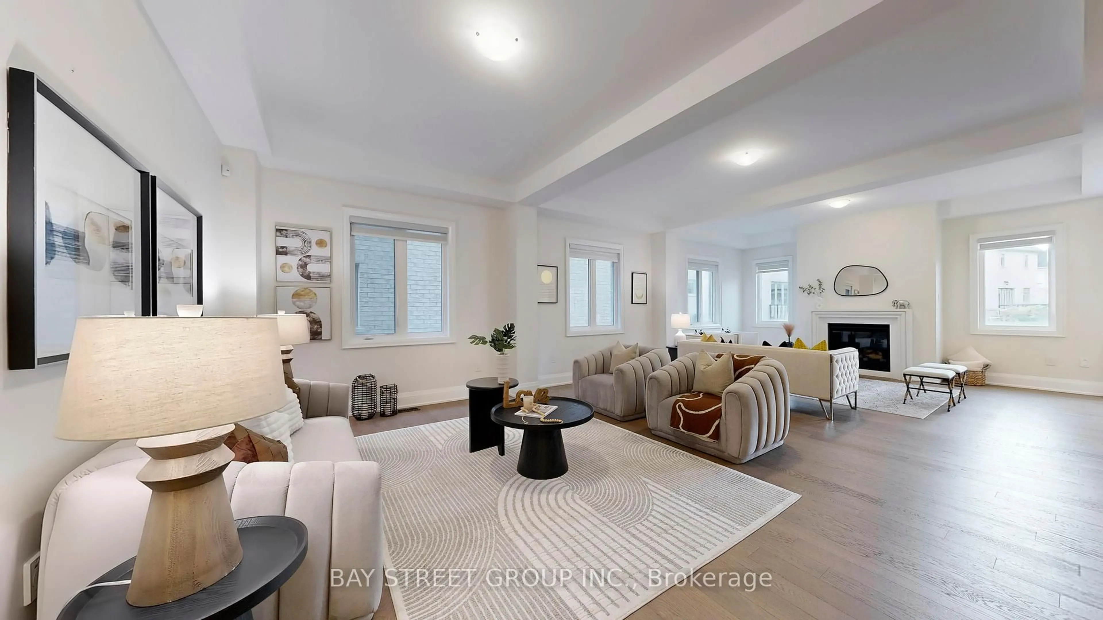 Living room with furniture, unknown for 165 Hillsview Dr, Richmond Hill Ontario L4C 8R3