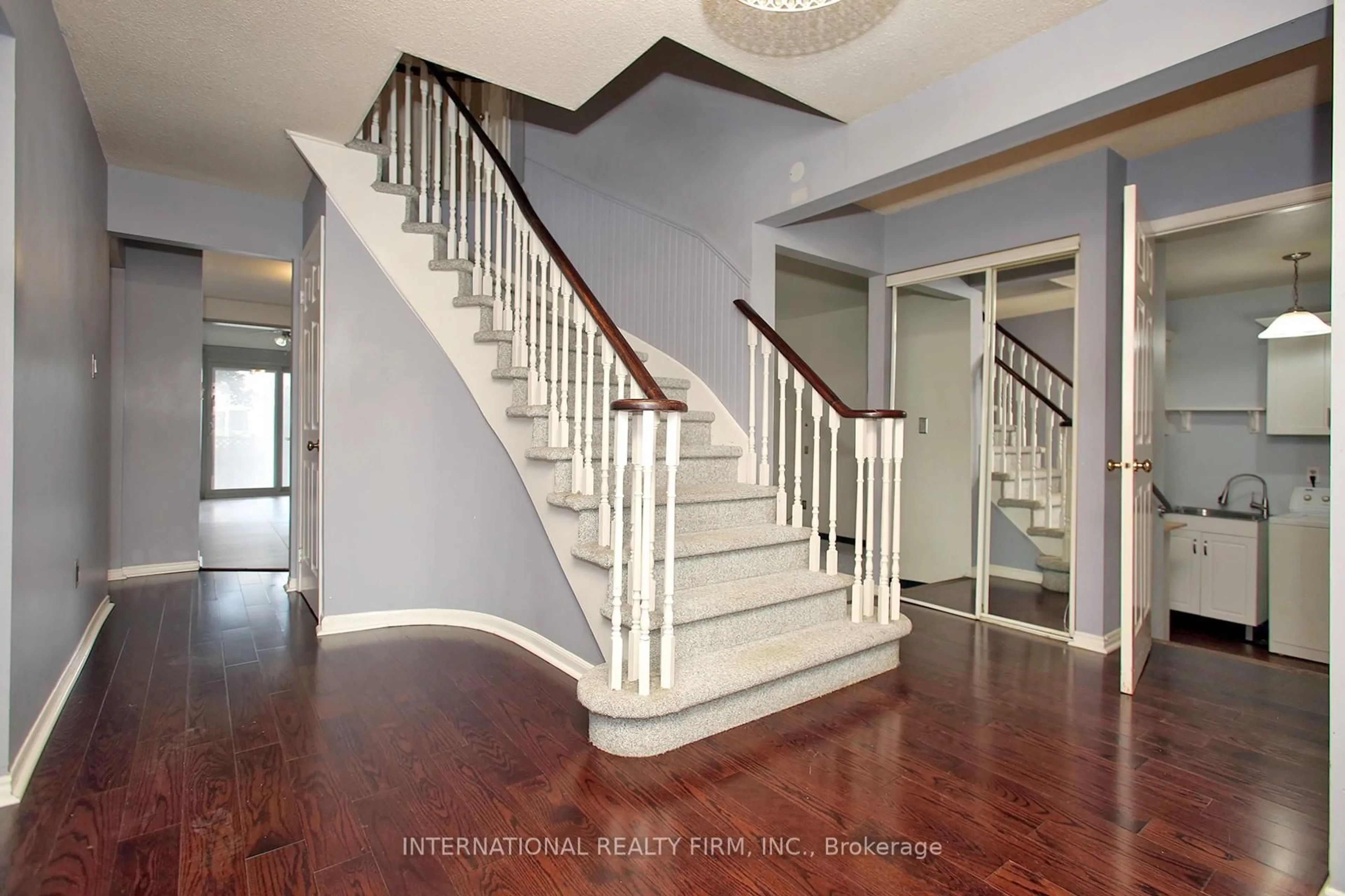 Indoor foyer for 22 Larkin Ave, Markham Ontario L3P 4R3