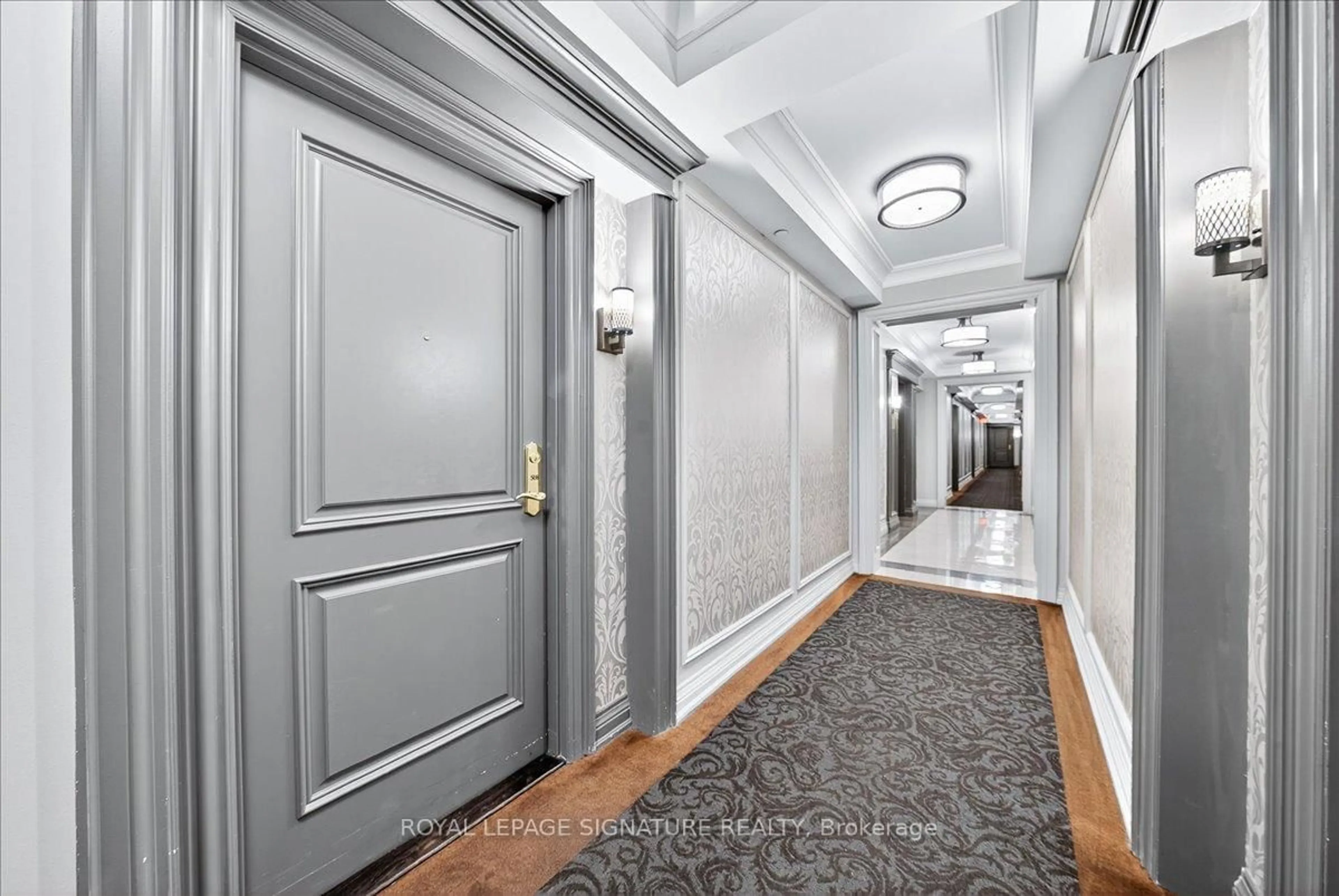 Indoor foyer for 9255 Jane St #508, Vaughan Ontario L6A 0K1