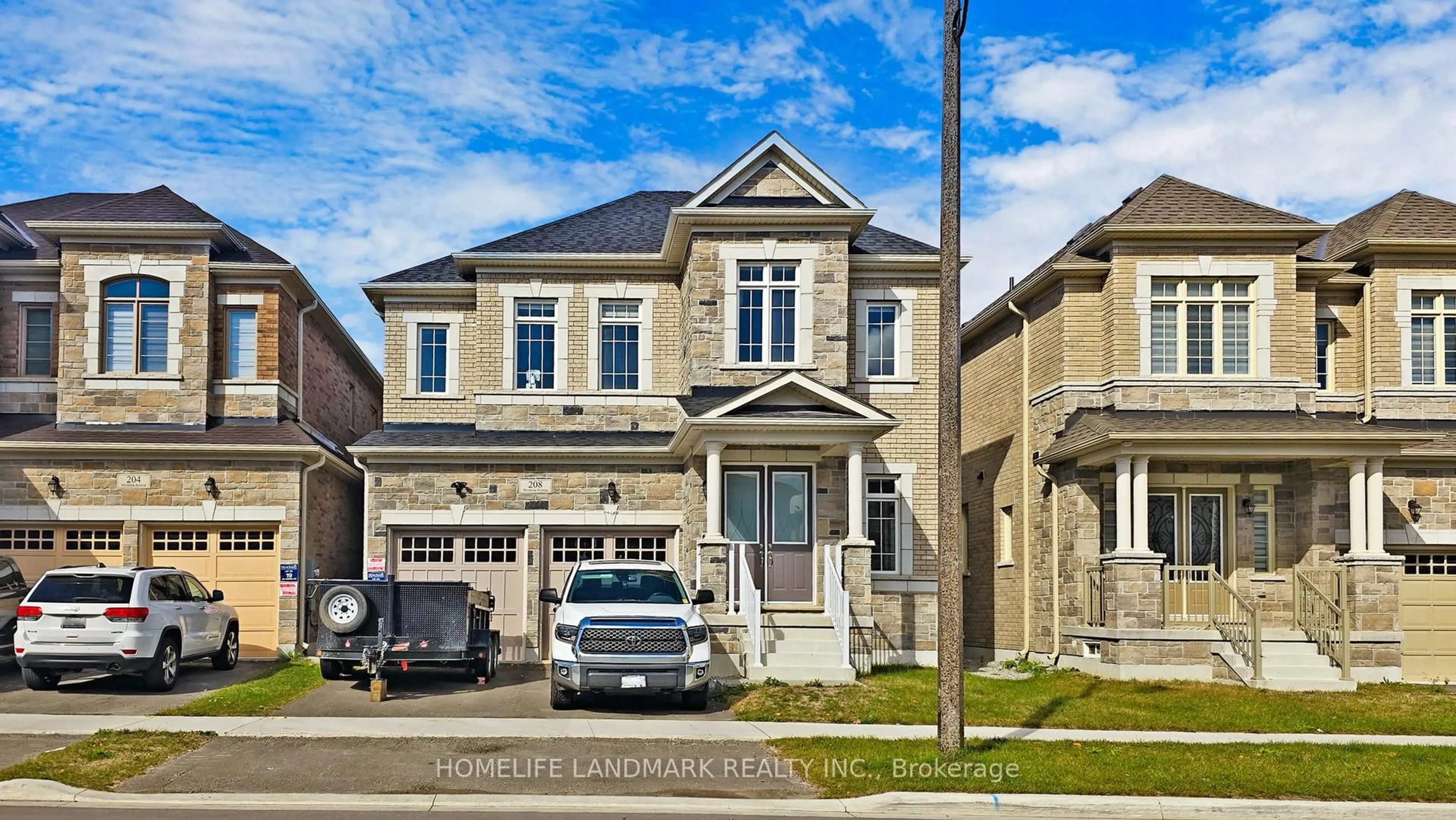 Home with brick exterior material, street for 208 Wesmina Ave, Whitchurch-Stouffville Ontario L4A 0R8
