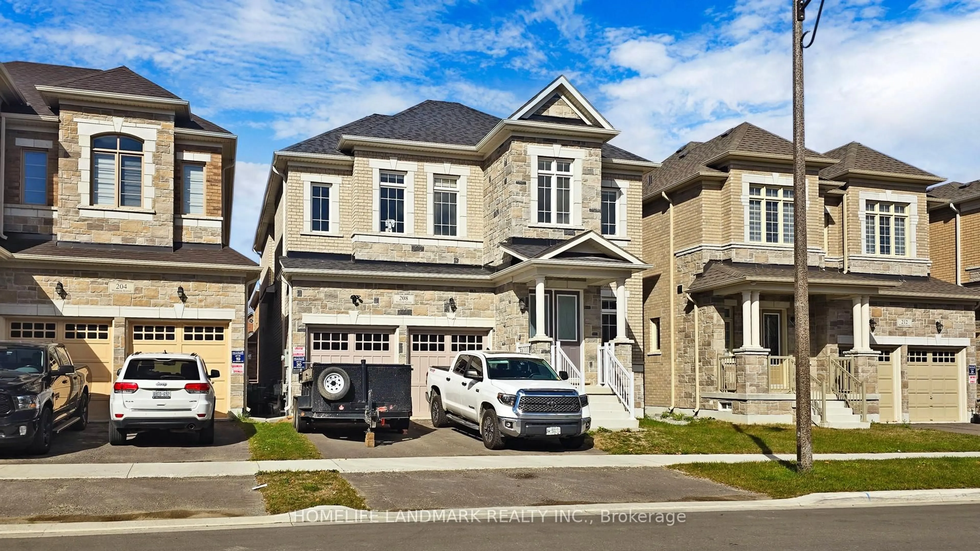 Home with brick exterior material, street for 208 Wesmina Ave, Whitchurch-Stouffville Ontario L4A 0R8