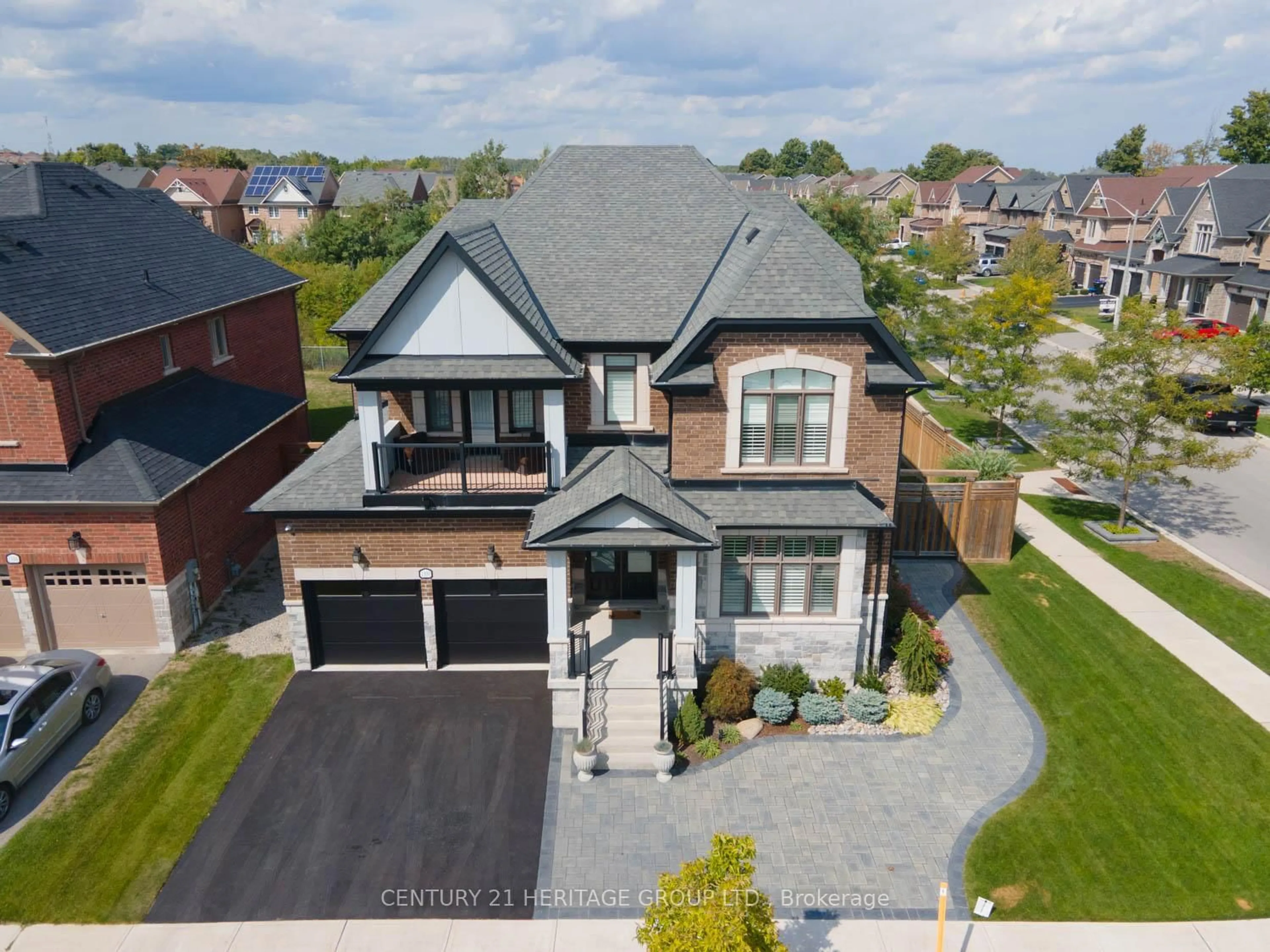 A pic from outside/outdoor area/front of a property/back of a property/a pic from drone, street for 1300 Butler St, Innisfil Ontario L9S 0L4