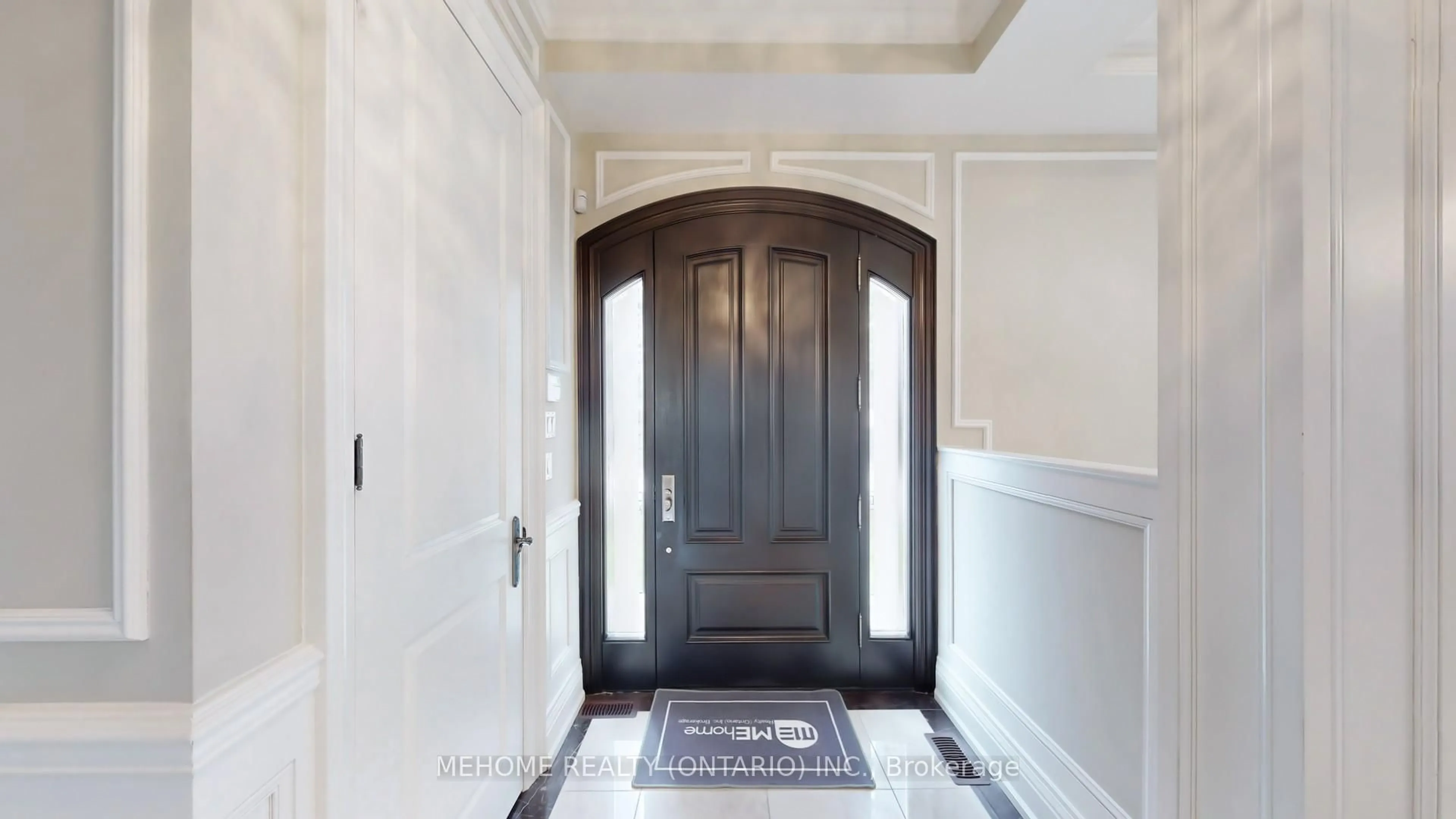 Indoor entryway for 19 Parker Ave, Richmond Hill Ontario L4E 2X3
