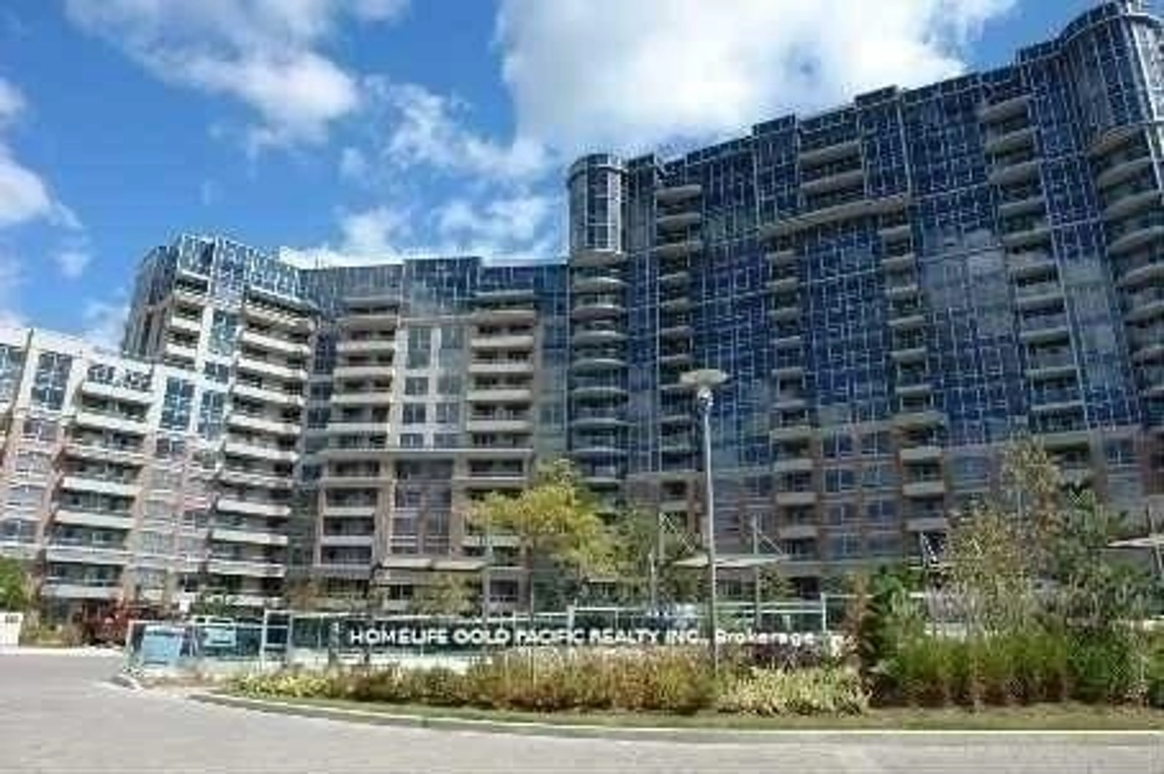 Unknown for 33 Cox Blvd #117, Markham Ontario L3R 8A6