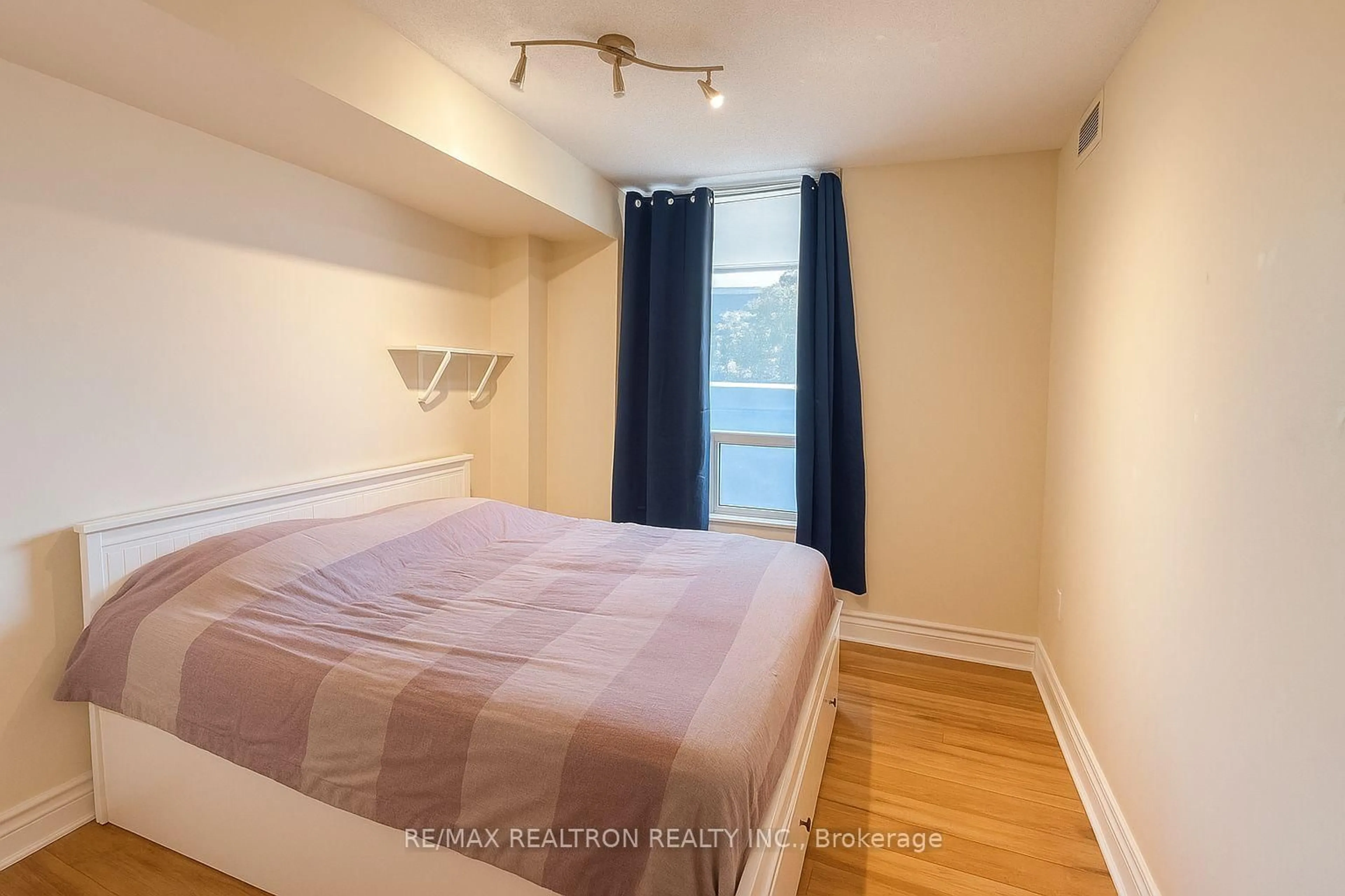 Bedroom with bed, unknown for 51 Saddlecreek Dr #209, Markham Ontario L3T 7Z1