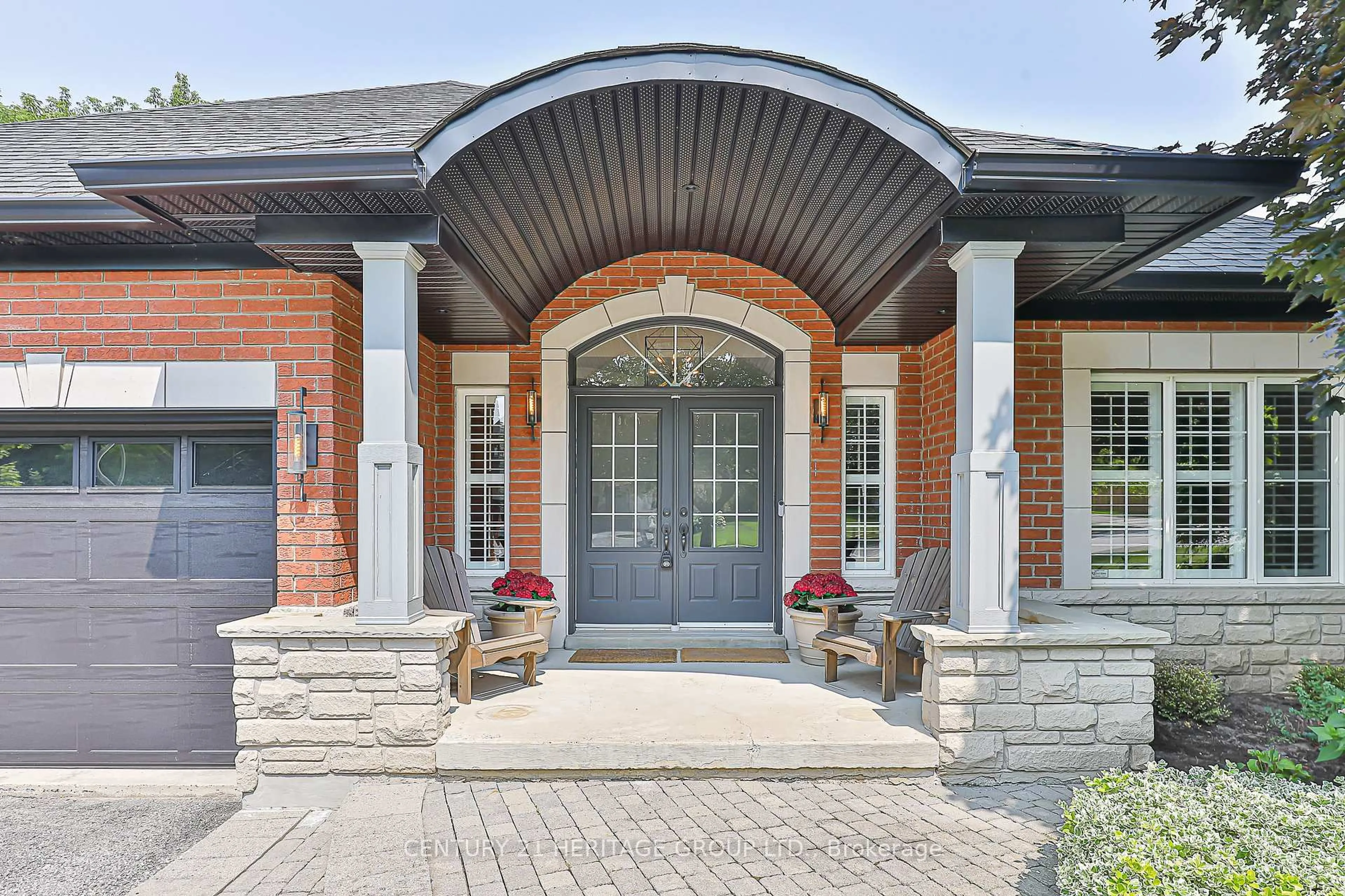 Unknown for 35 Watts Meadow, Aurora Ontario L4G 7L7