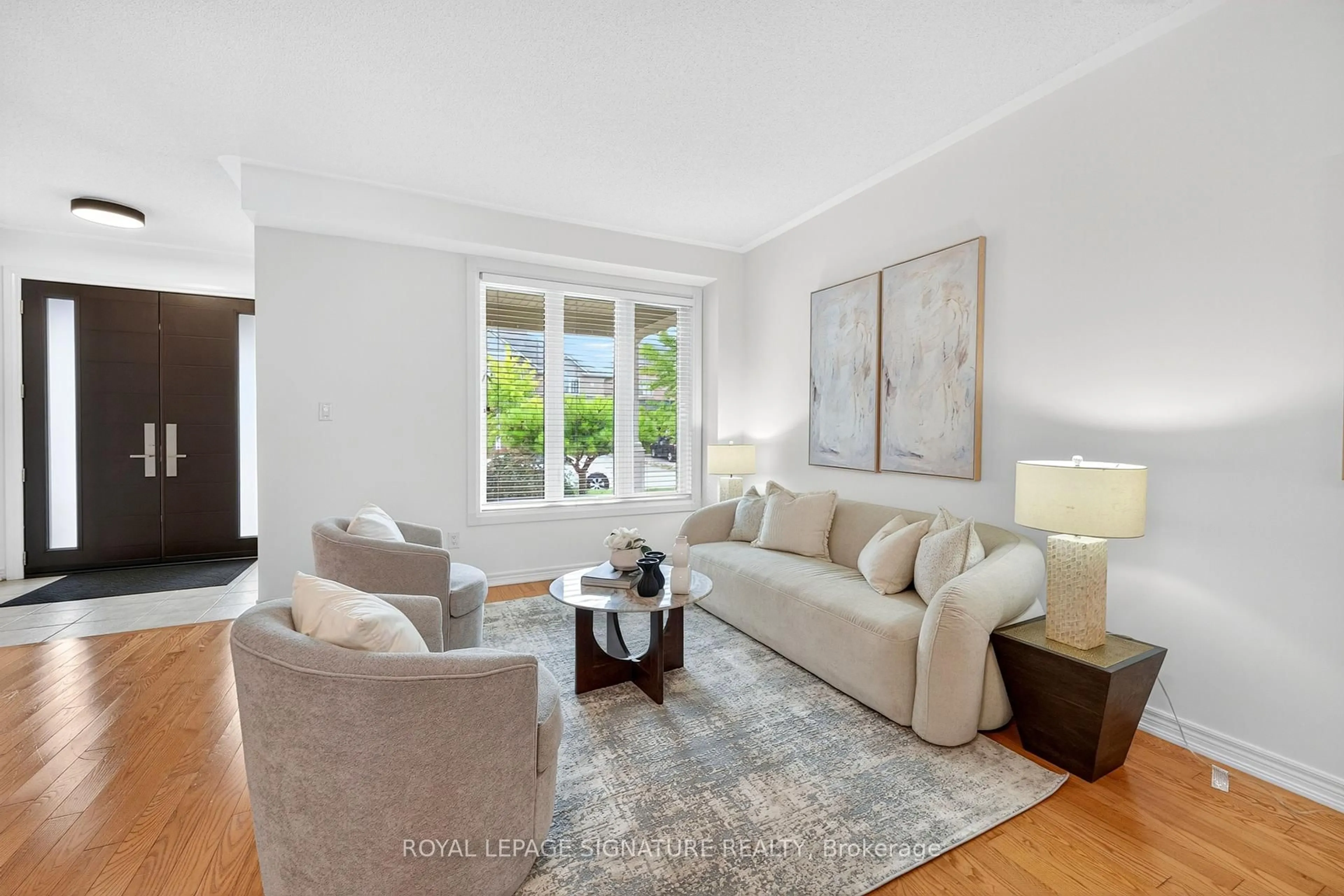 Living room with furniture, unknown for 50 Steel Dr, Aurora Ontario L4G 0C5