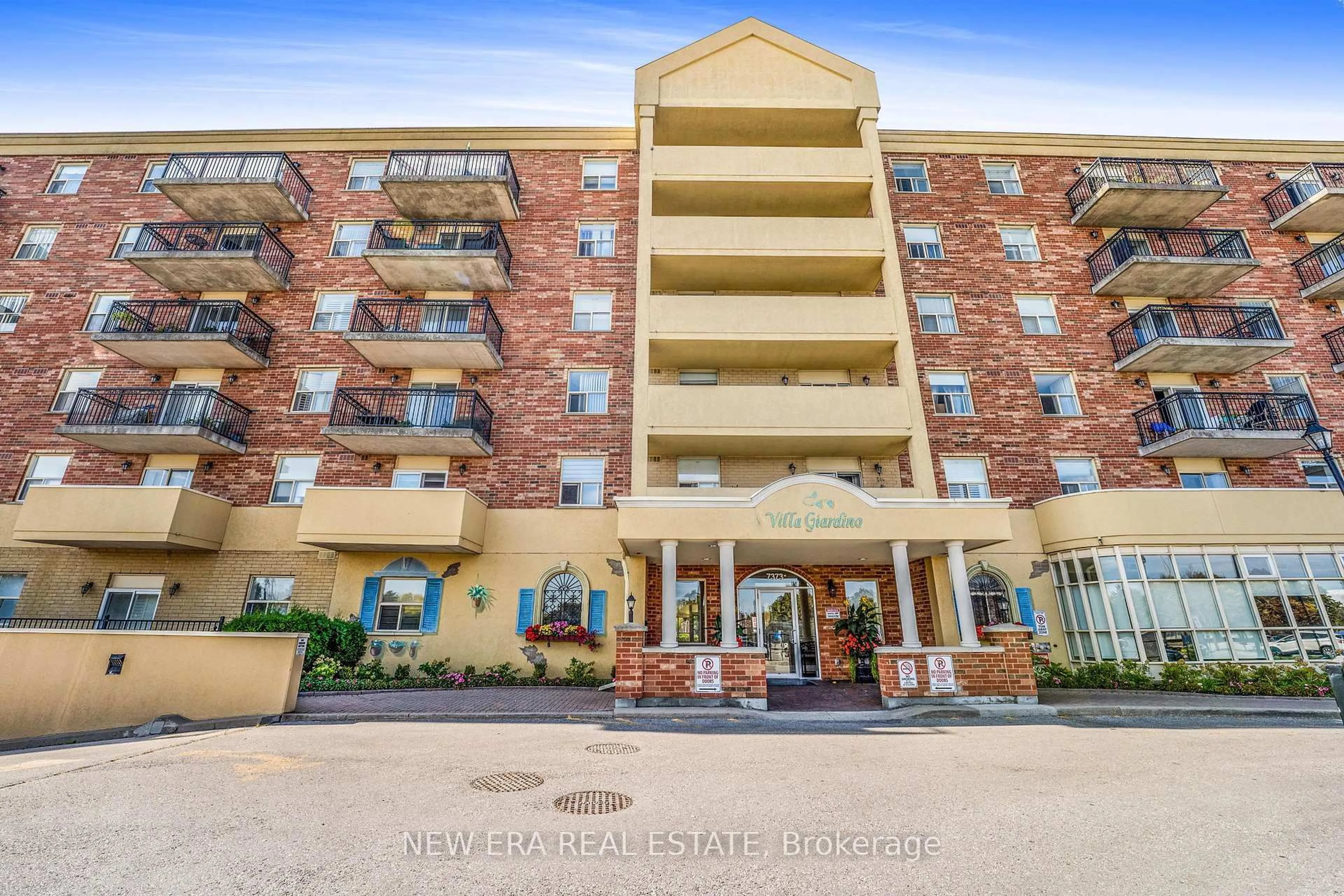 Indoor foyer for 7373 Martin Grove Rd #522, Vaughan Ontario L4L 9K1
