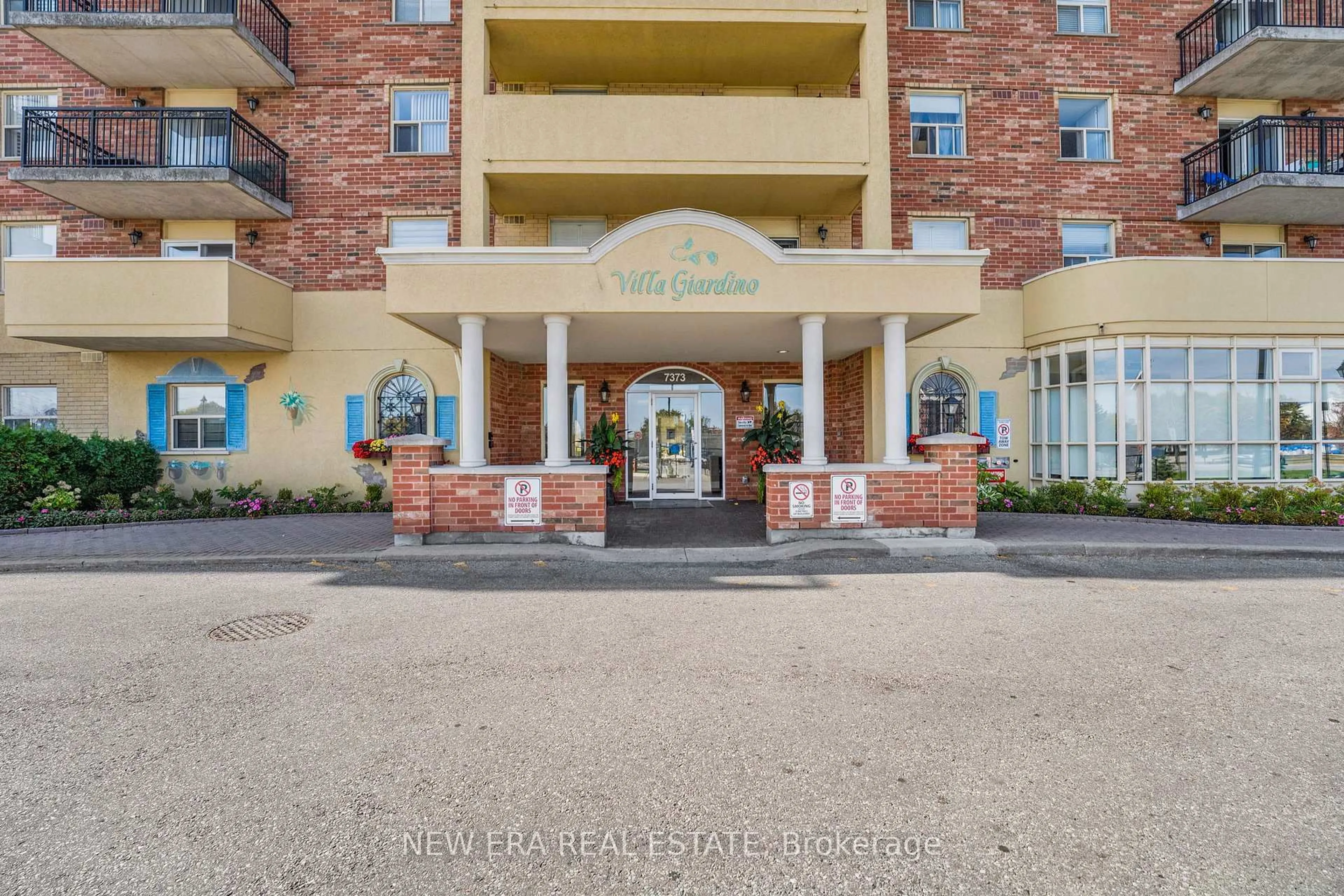 Indoor foyer for 7373 Martin Grove Rd #522, Vaughan Ontario L4L 9K1
