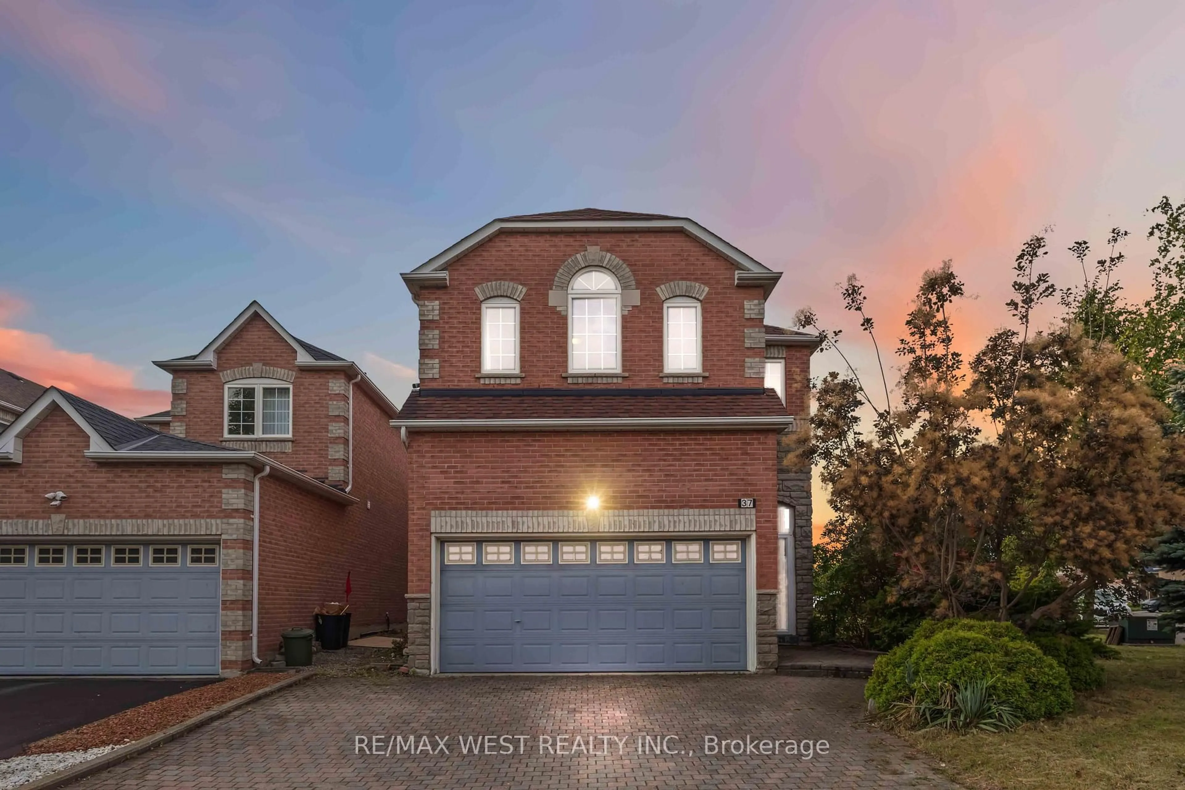 Home with brick exterior material, street for 37 Belford Cres, Markham Ontario L3S 4K3