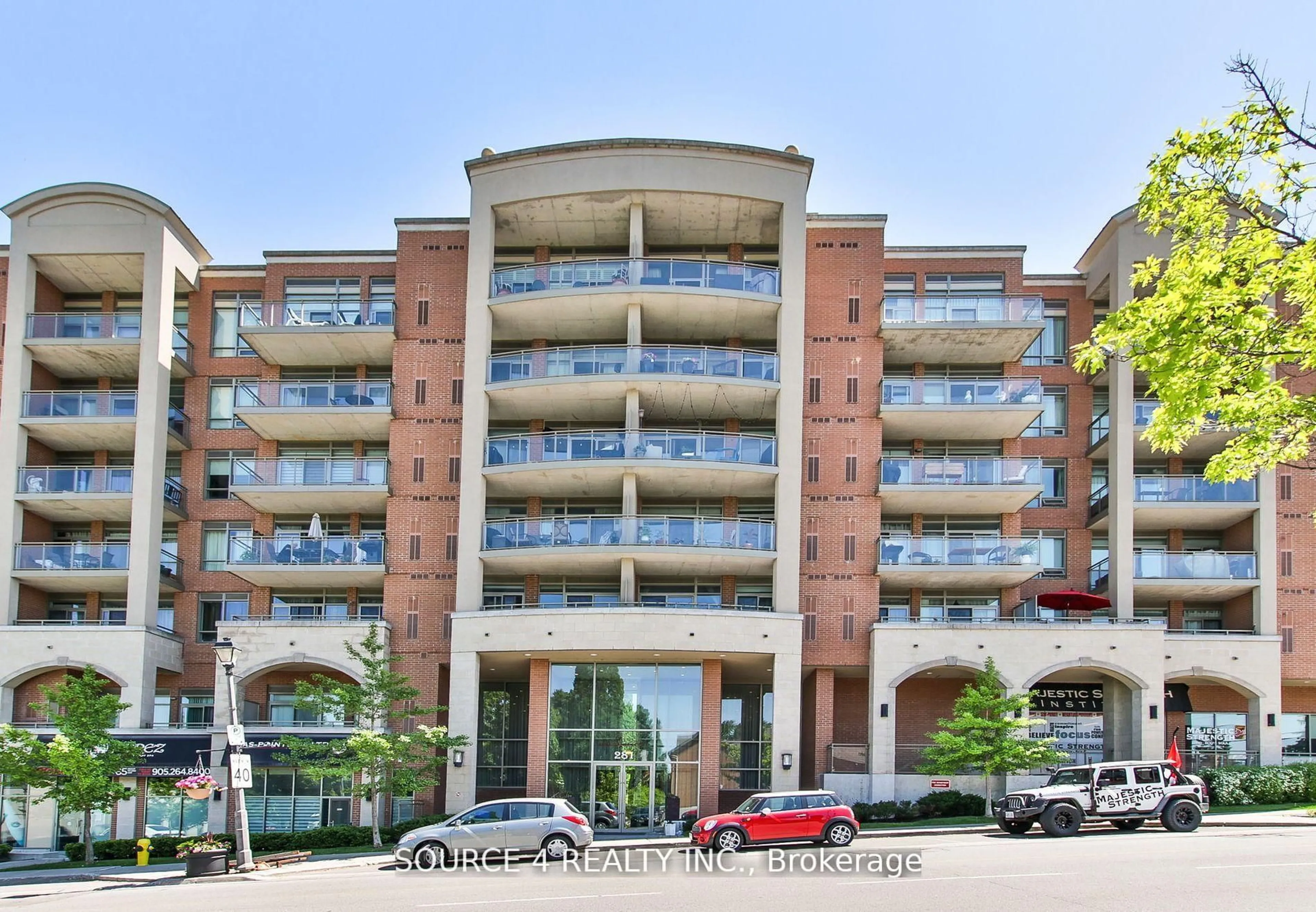 Indoor foyer for 281 Woodbridge Ave #426, Vaughan Ontario L4L 0C6