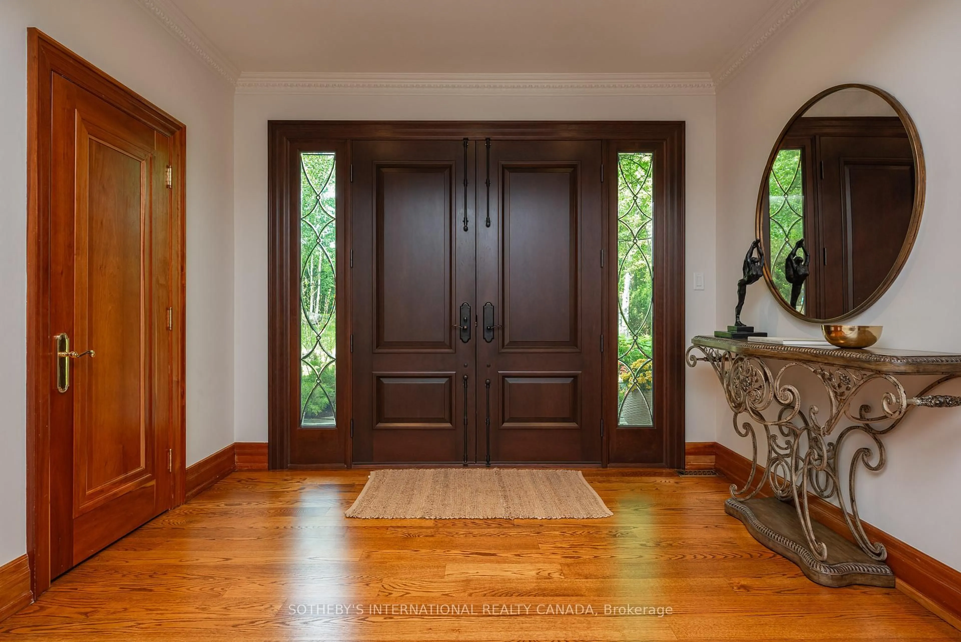 Indoor entryway for 101 Paula Crt, Vaughan Ontario L0J 1C0