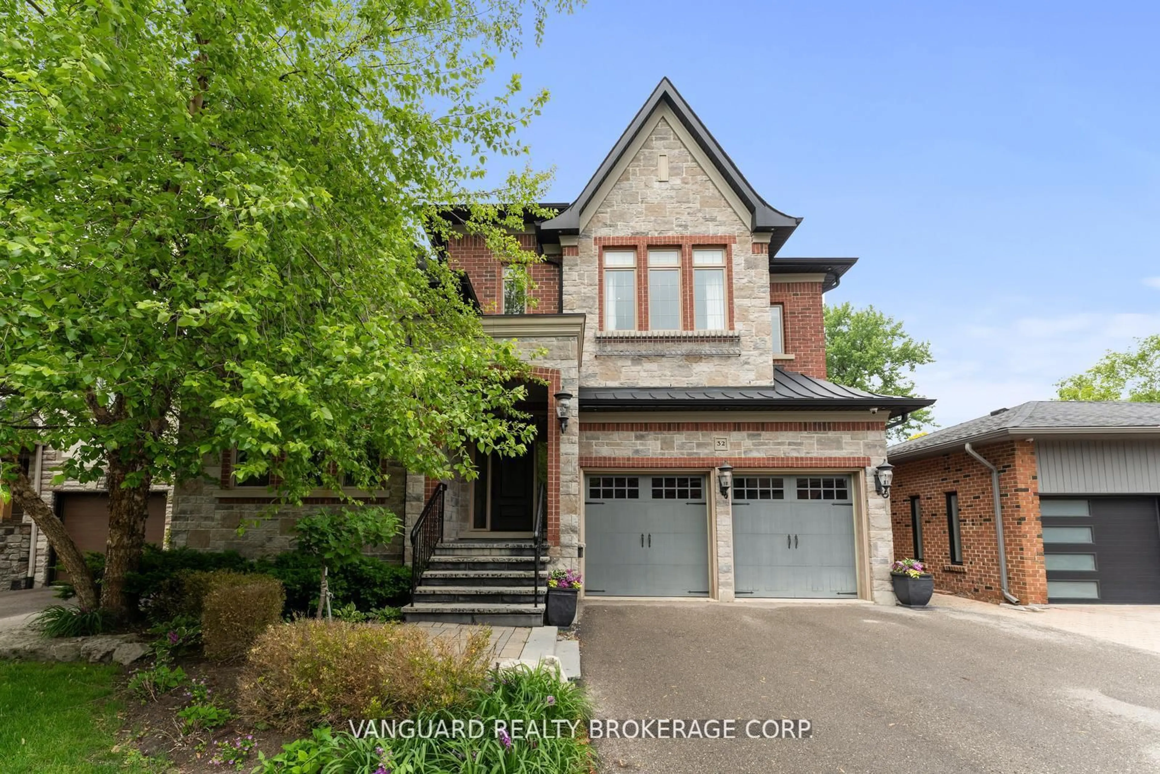 Home with brick exterior material, street for 32 Birch Hill Rd, Vaughan Ontario L4L 1J2