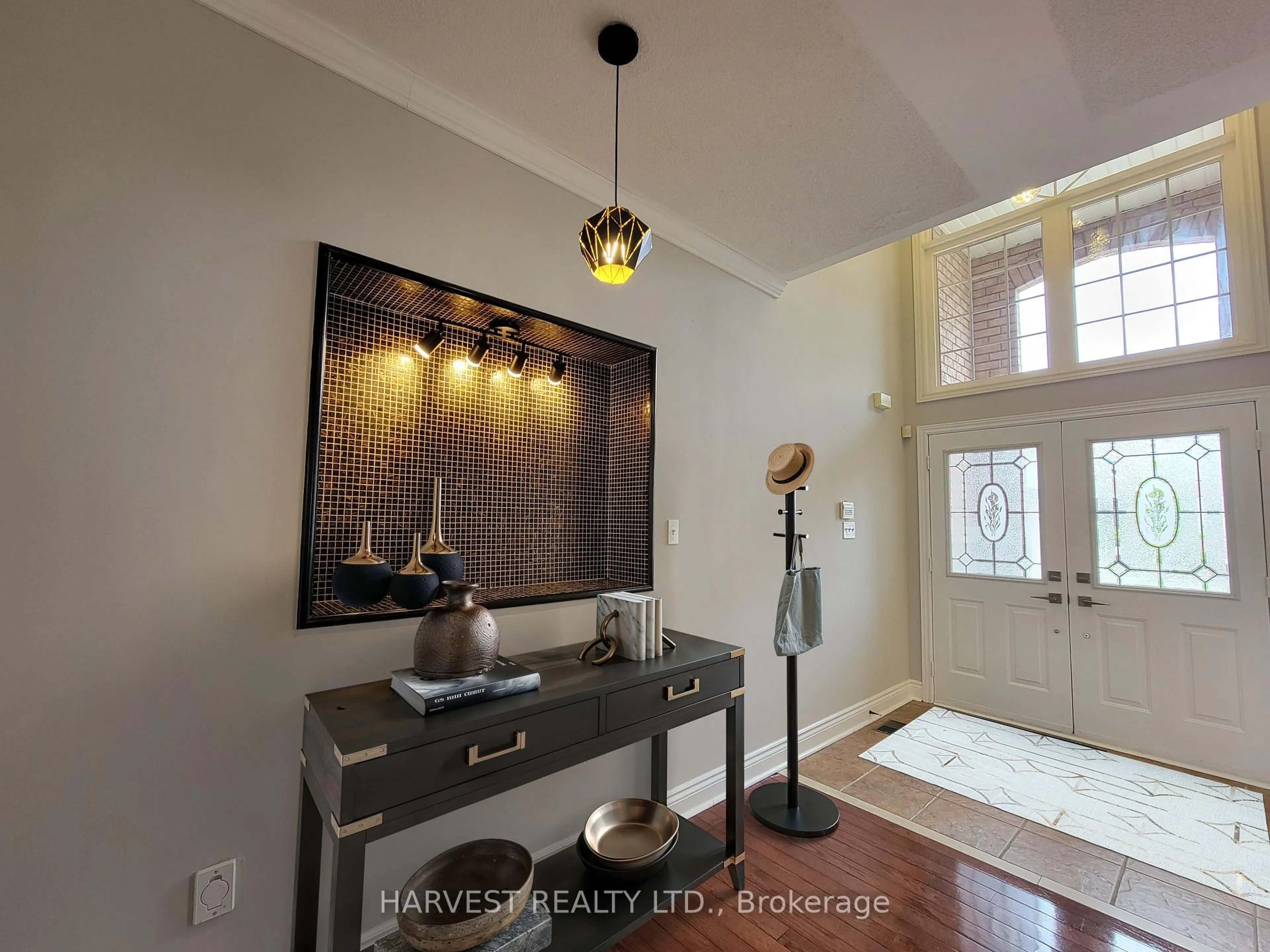 Indoor entryway for 10 Conover Ave, Aurora Ontario L4G 7Z3