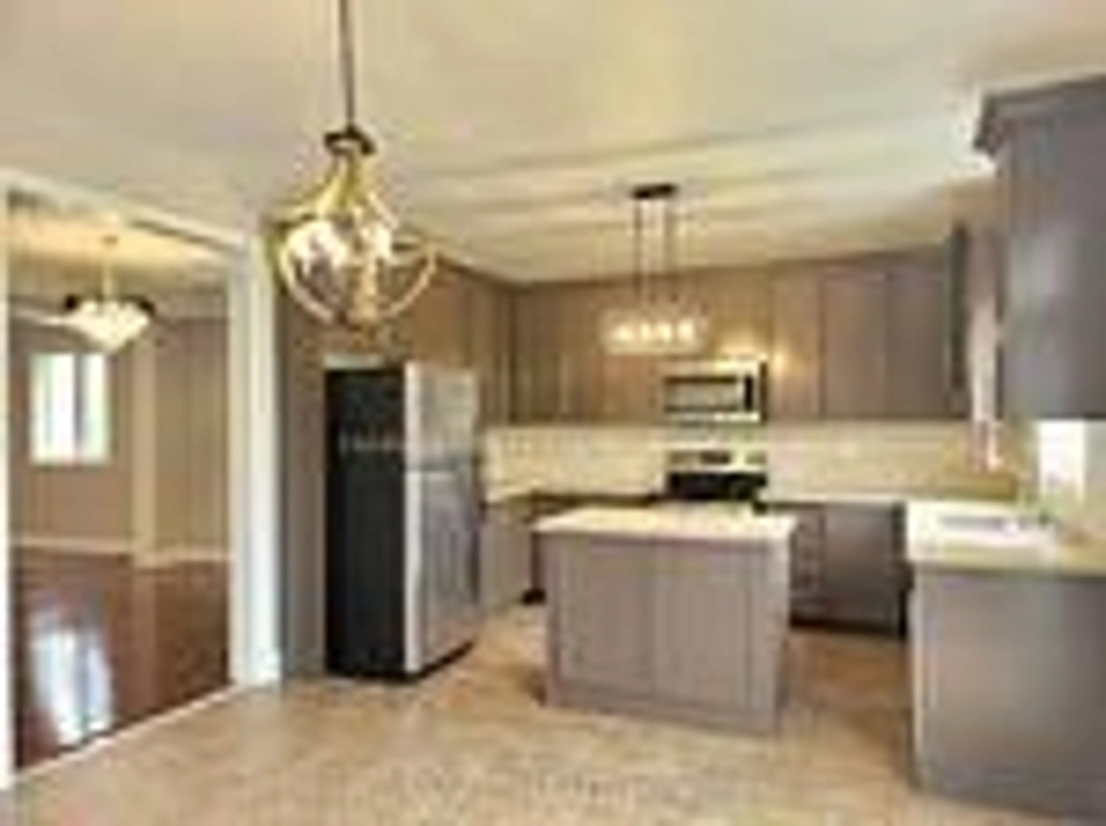 Open concept kitchen, ceramic/tile floor for 10 Conover Ave, Aurora Ontario L4G 7Z3