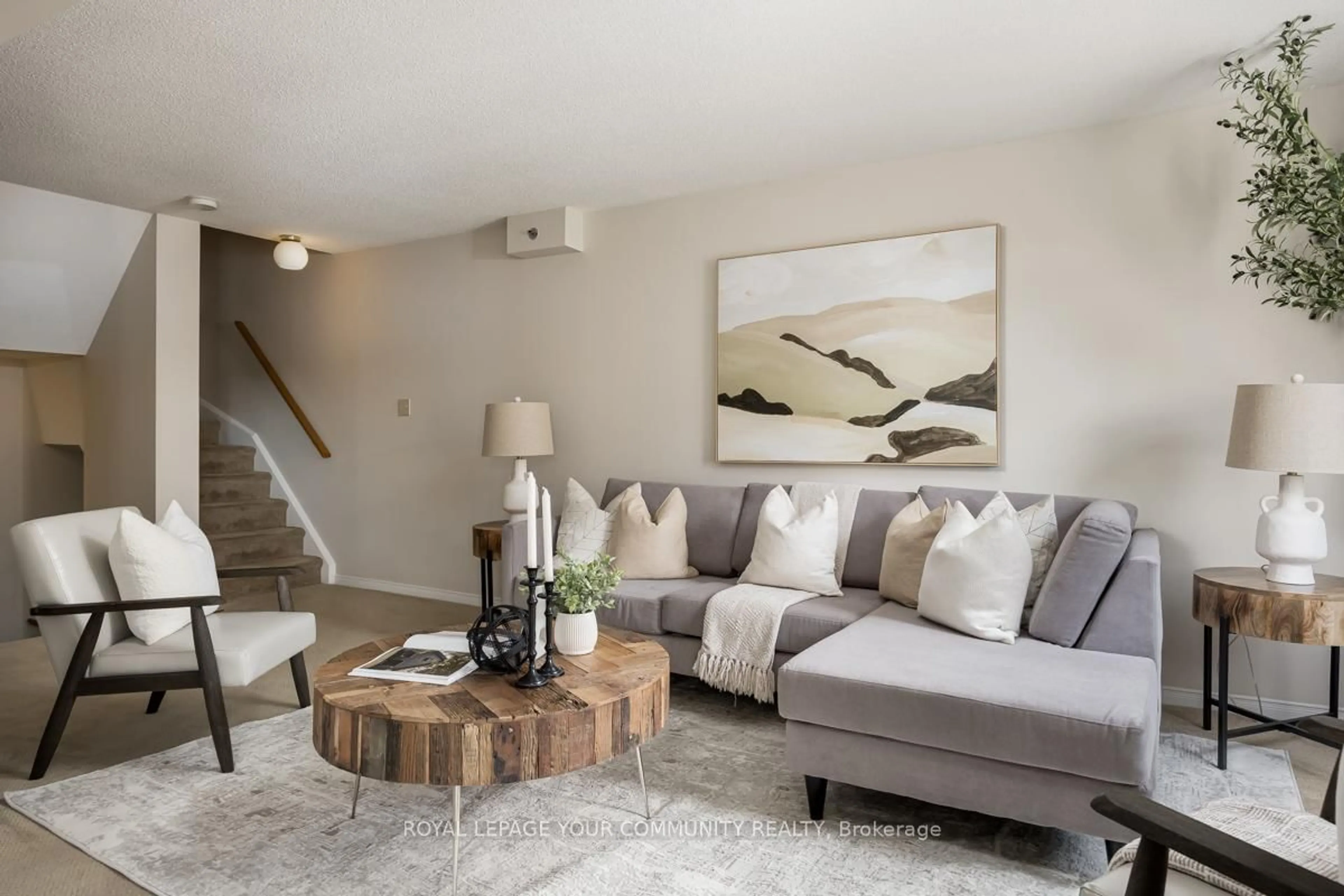 Living room with furniture, carpet floor for 75 Weldrick Rd #807, Richmond Hill Ontario L4C 0H9