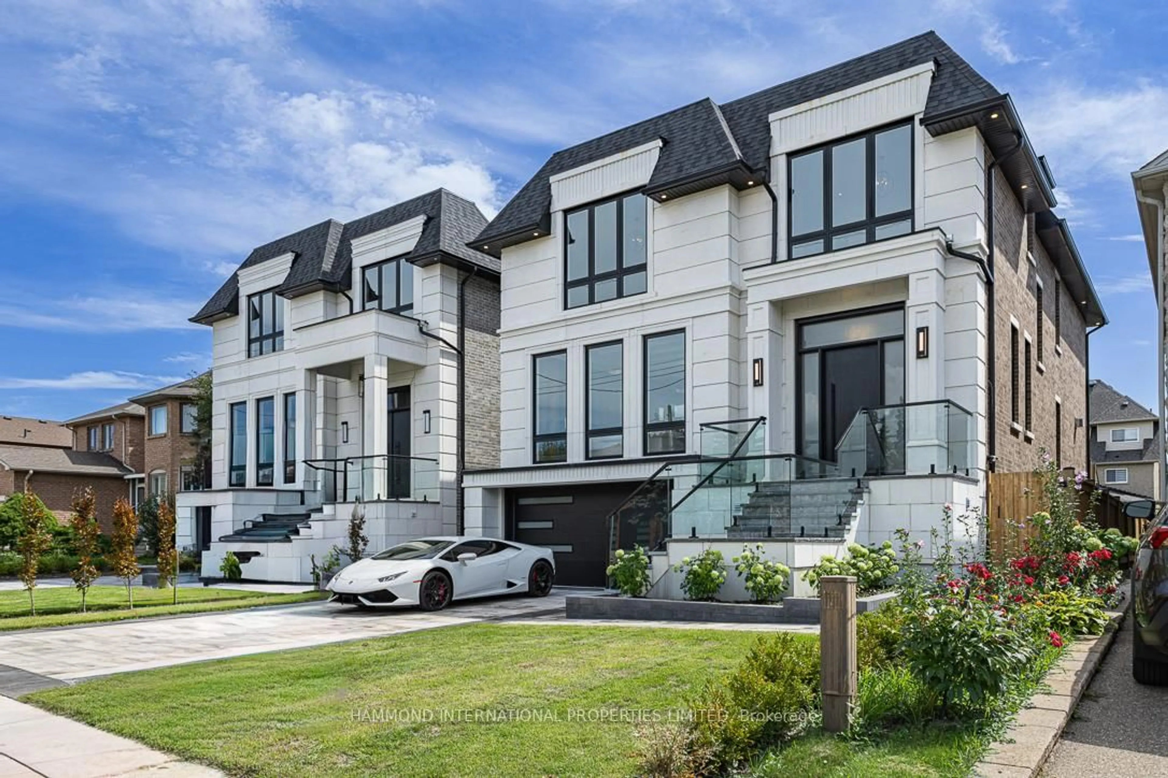 Home with brick exterior material, street for 117 Crestwood Rd, Vaughan Ontario L4J 1A7