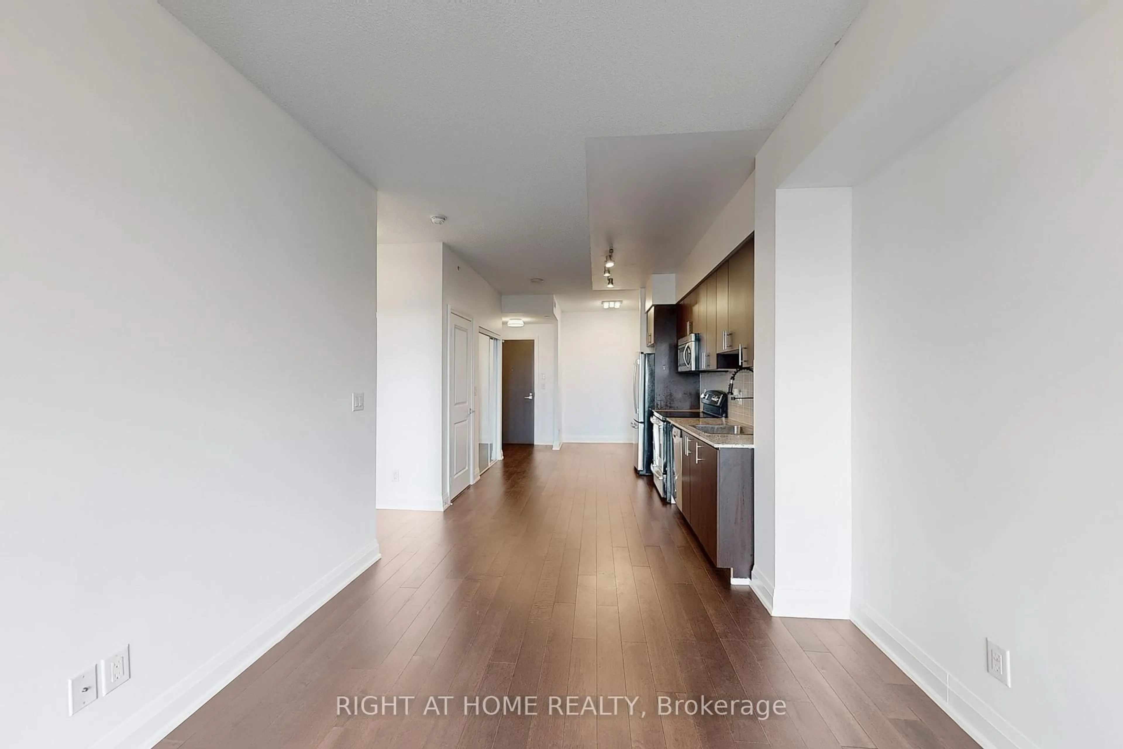 A pic of a room for 7161 Yonge St #1127, Markham Ontario L3T 0C8