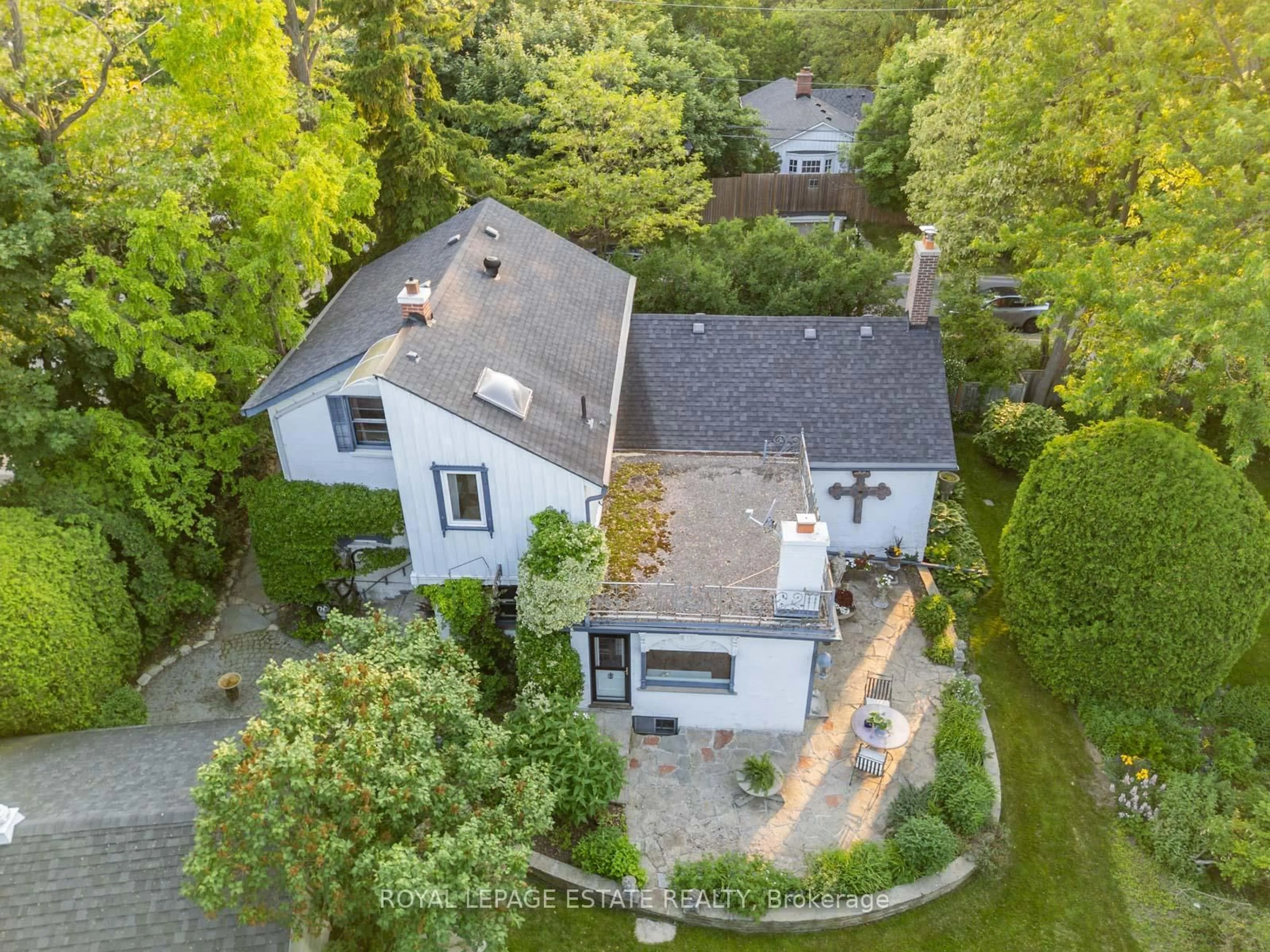 A pic from outside/outdoor area/front of a property/back of a property/a pic from drone, street for 89 Main St, Markham Ontario L3P 1L6
