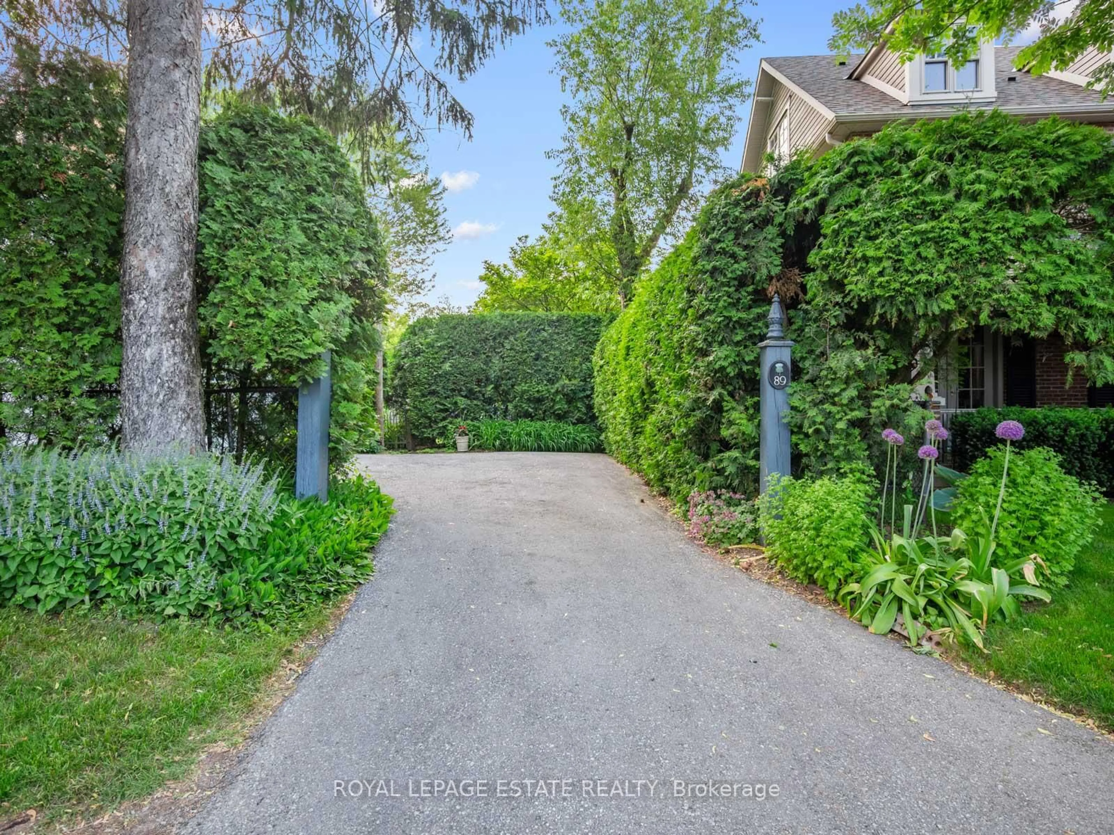 A pic from outside/outdoor area/front of a property/back of a property/a pic from drone, street for 89 Main St, Markham Ontario L3P 1L6