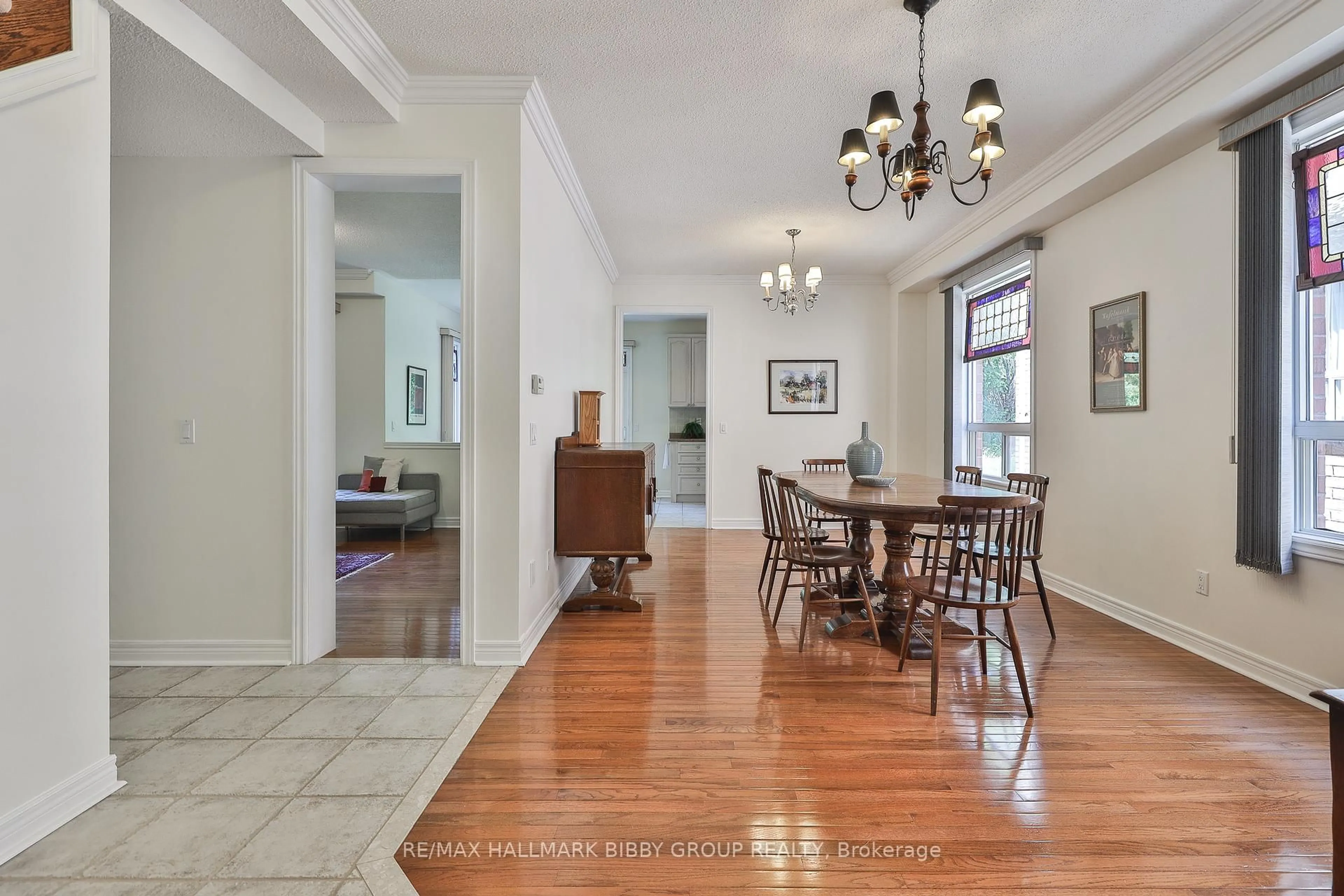 Dining room, ceramic/tile floor for 26 Lark Cres, Richmond Hill Ontario L4S 2N2